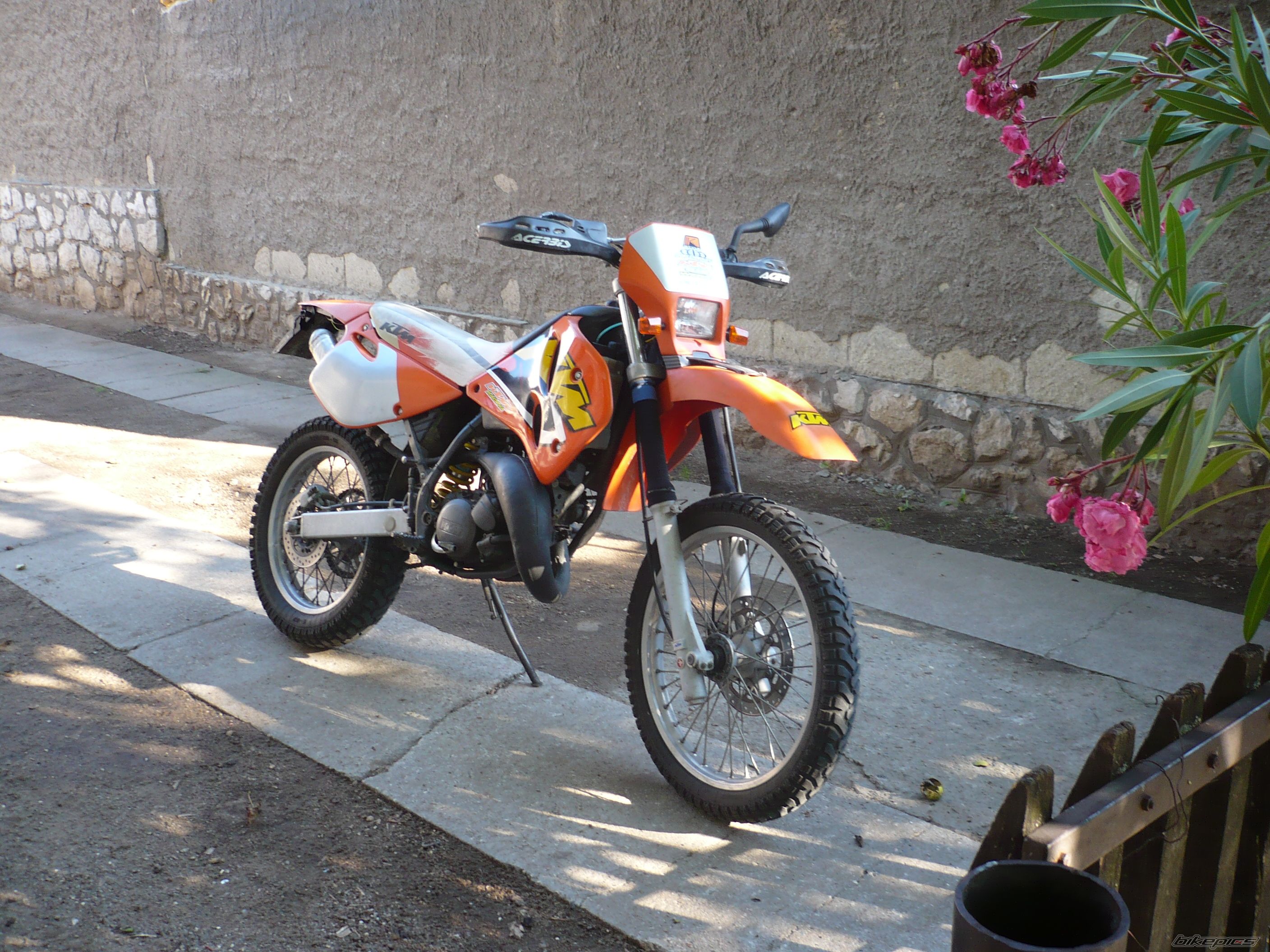 Photo 1466437