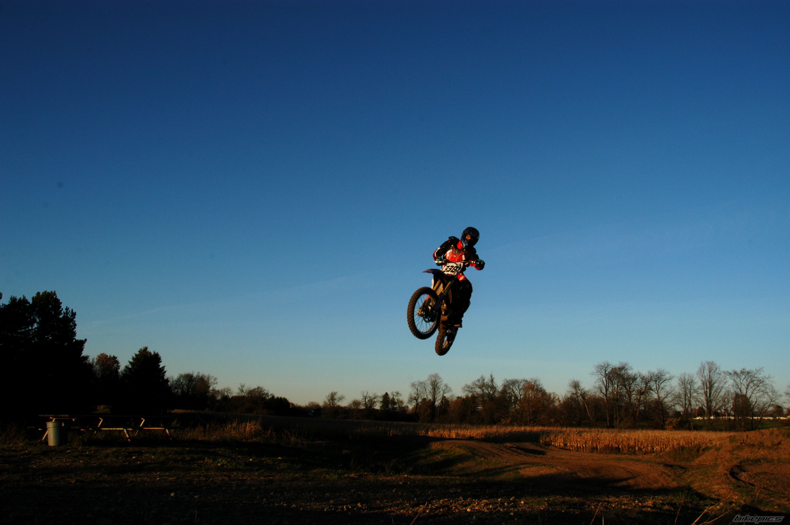 Photo 1466884