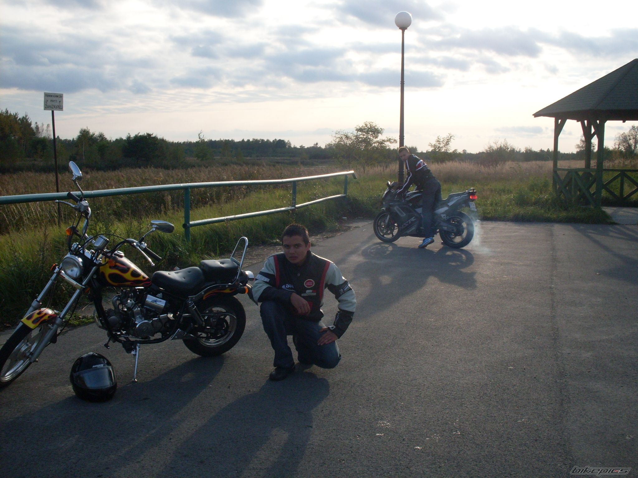 Photo 1467459