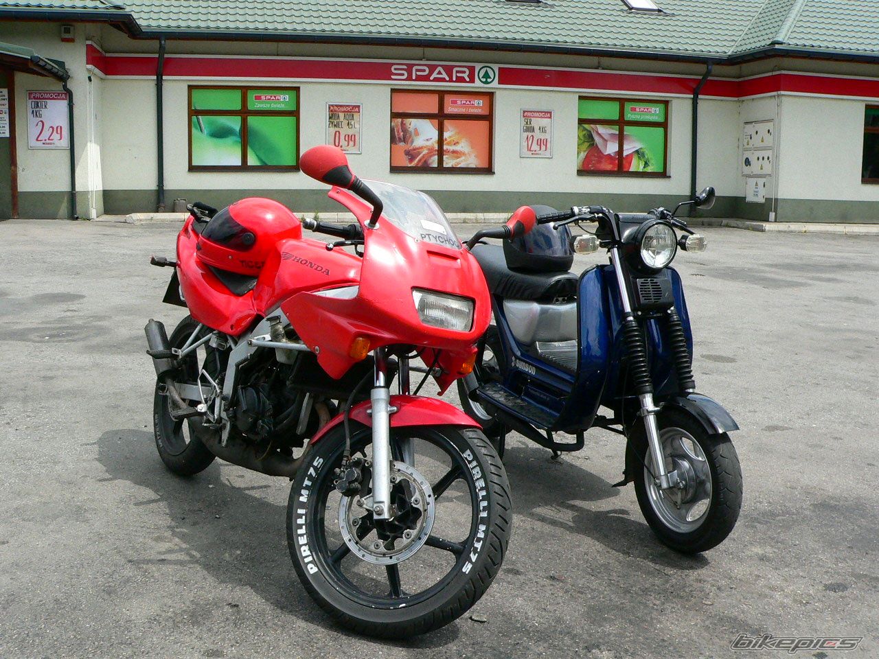 Photo 1467913
