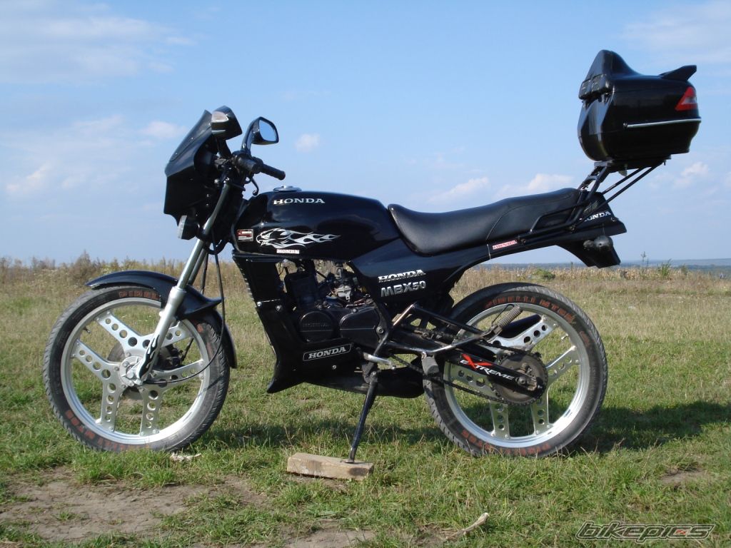 Photo 1469046