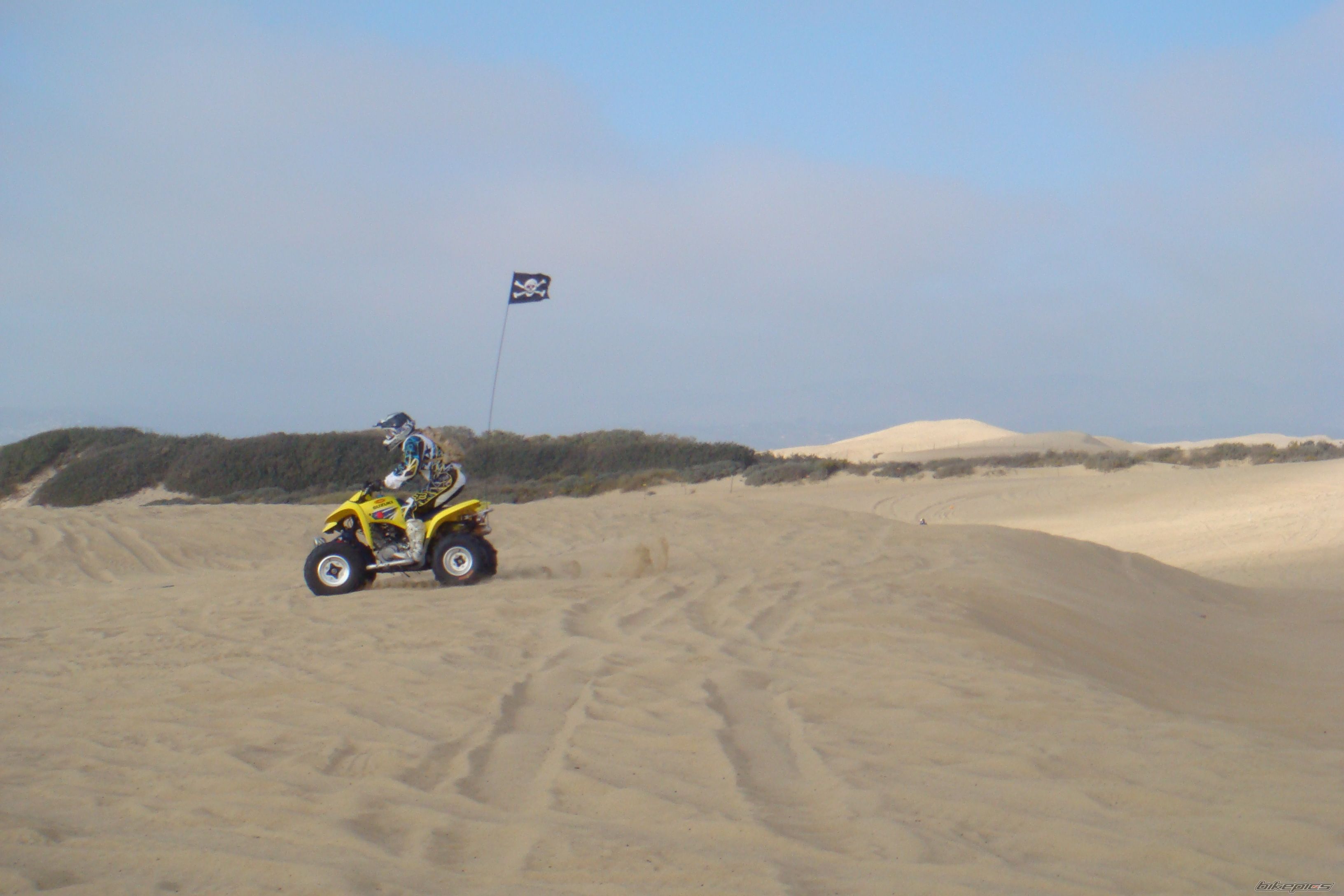 Photo 1472135