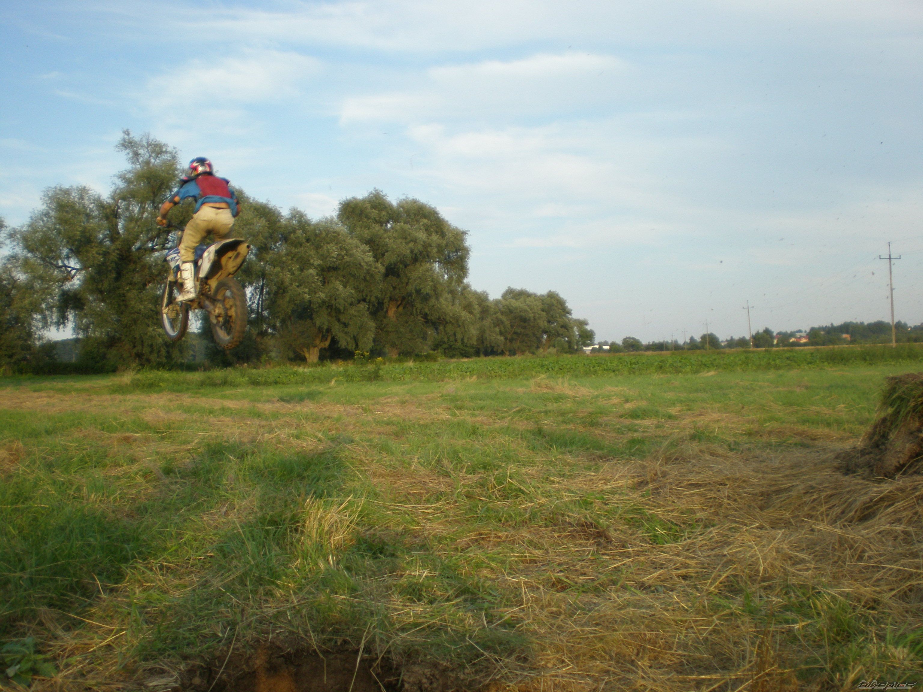 Photo 1472153