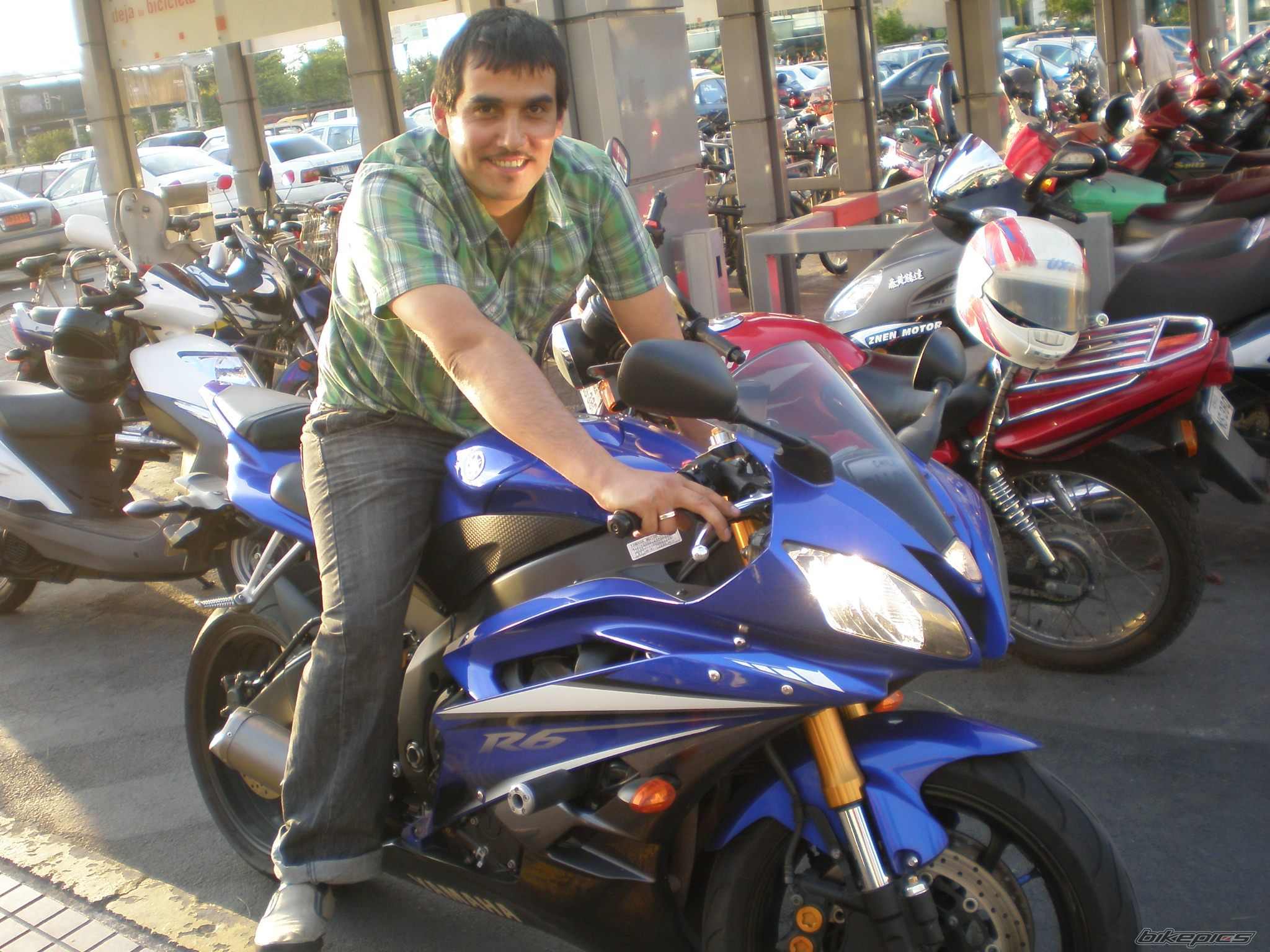 Photo 1472171