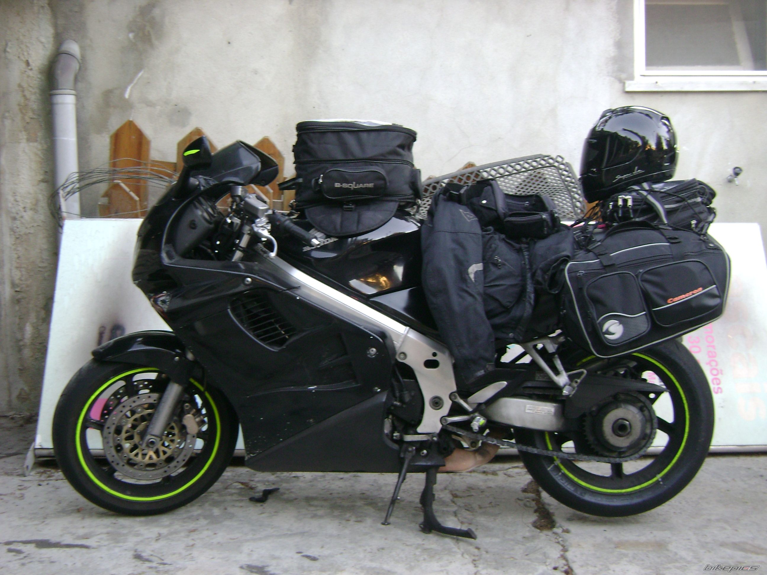 Photo 1472273