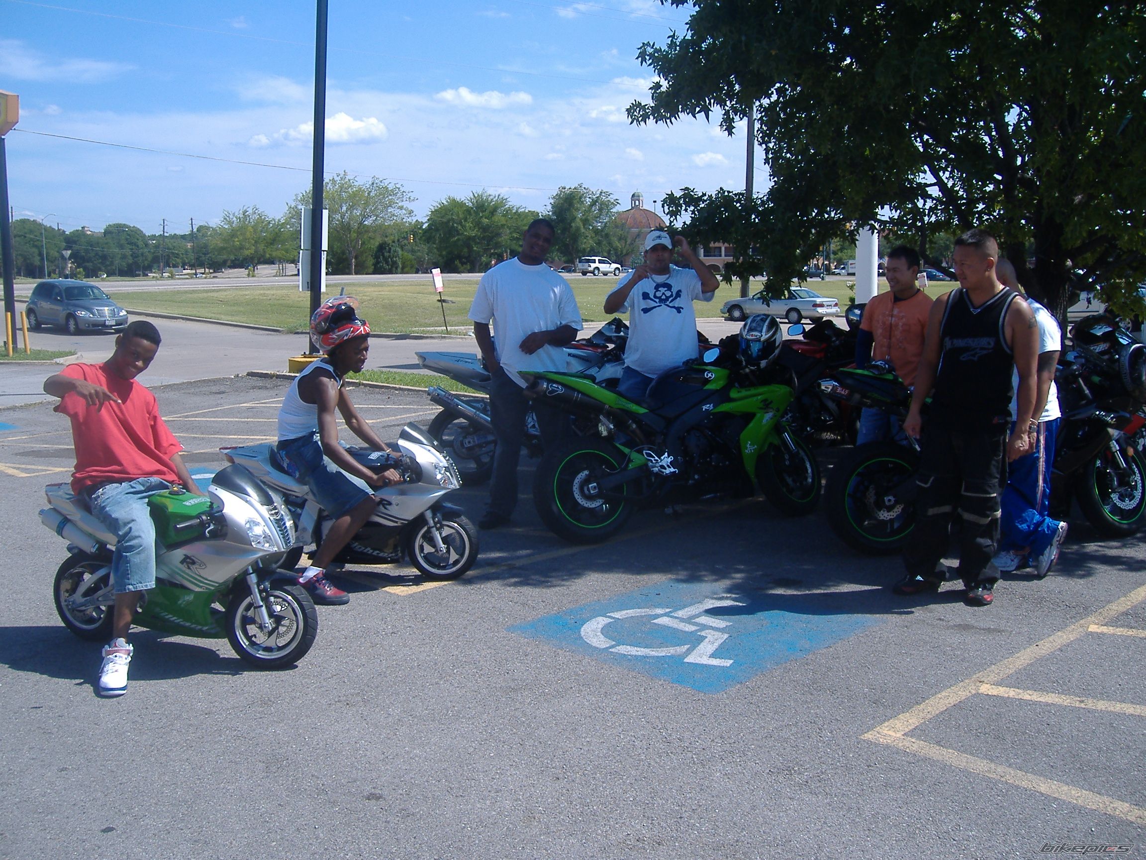 Photo 1472401