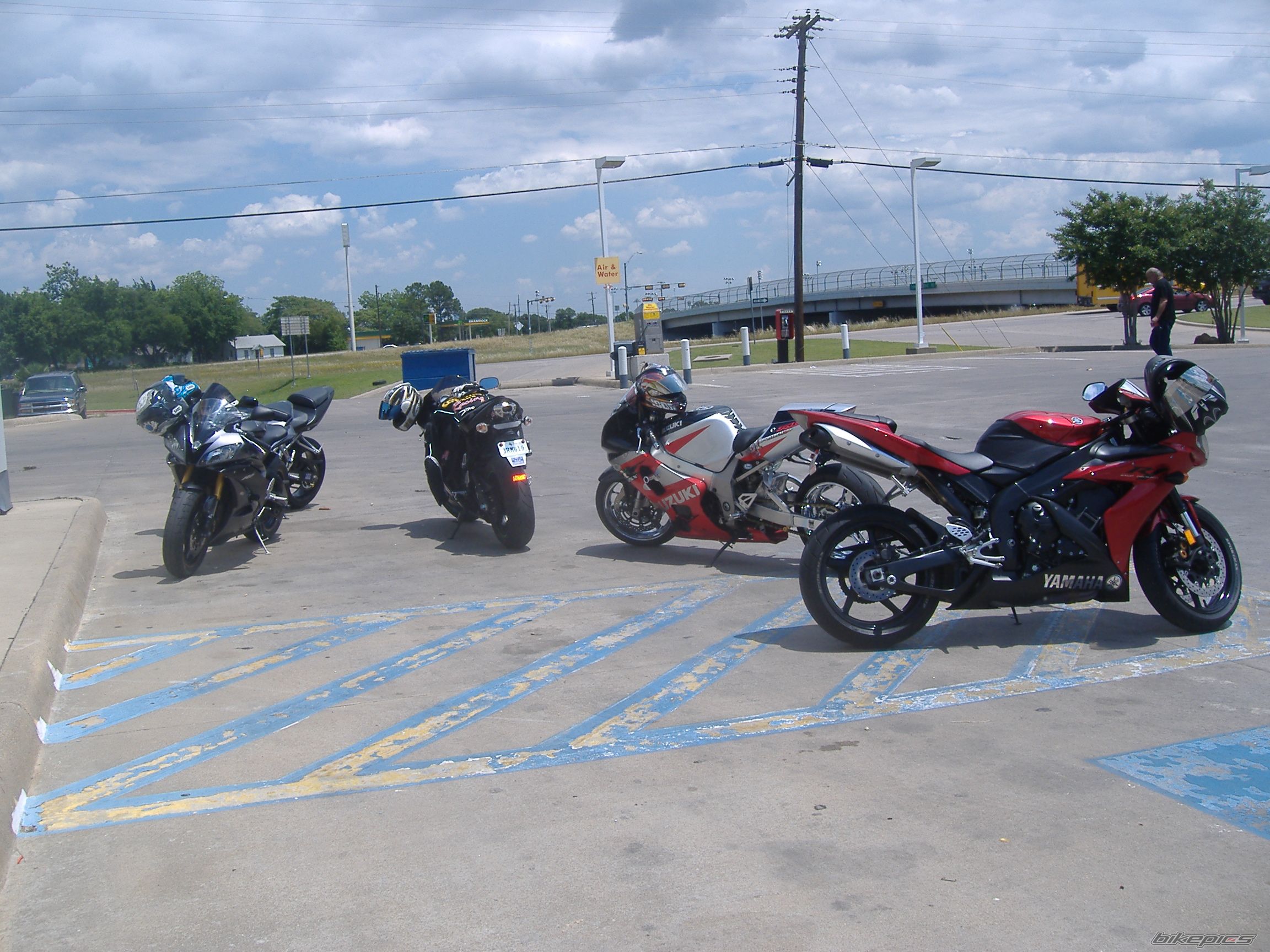 Photo 1472436