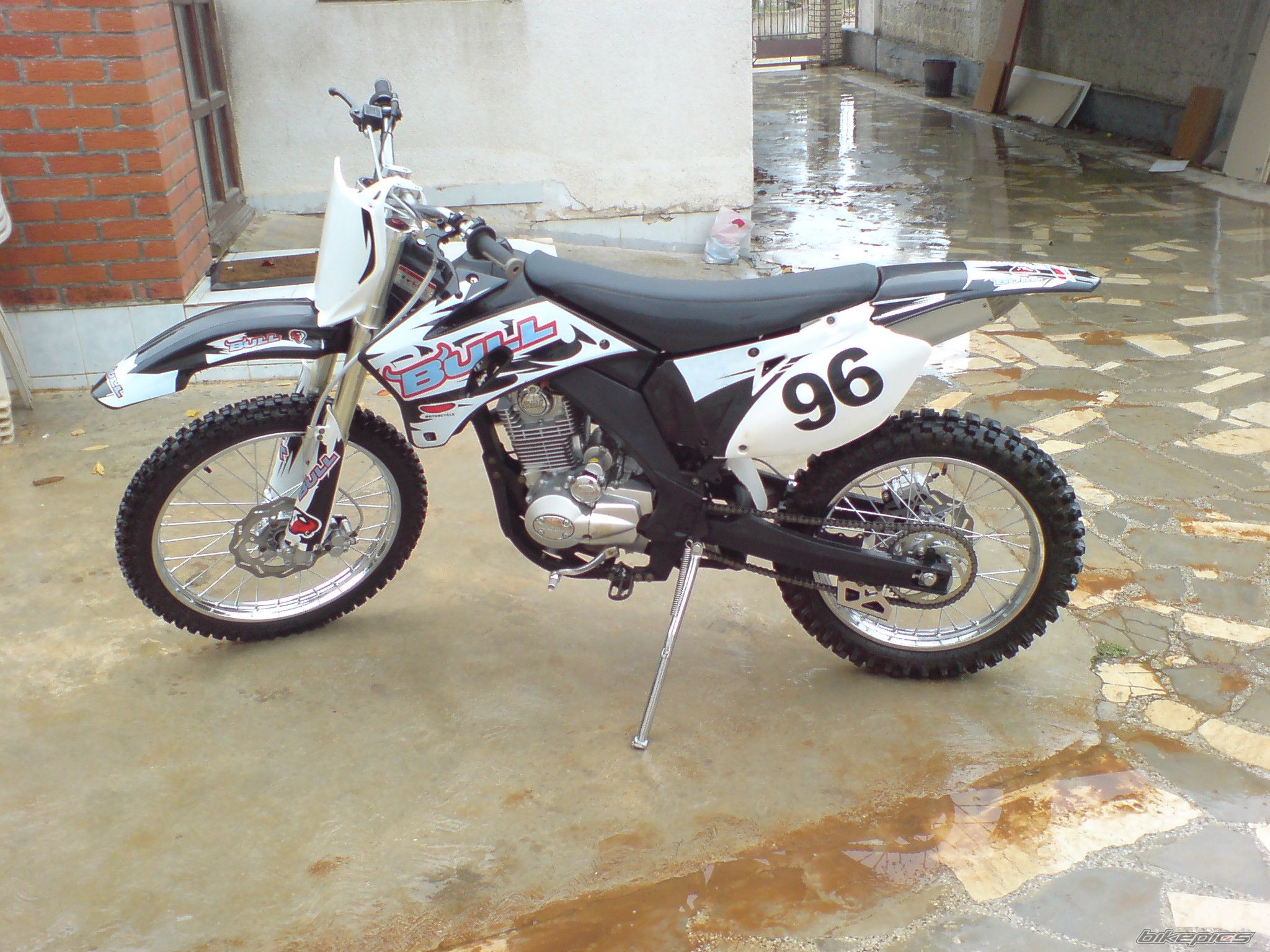 Photo 1472503
