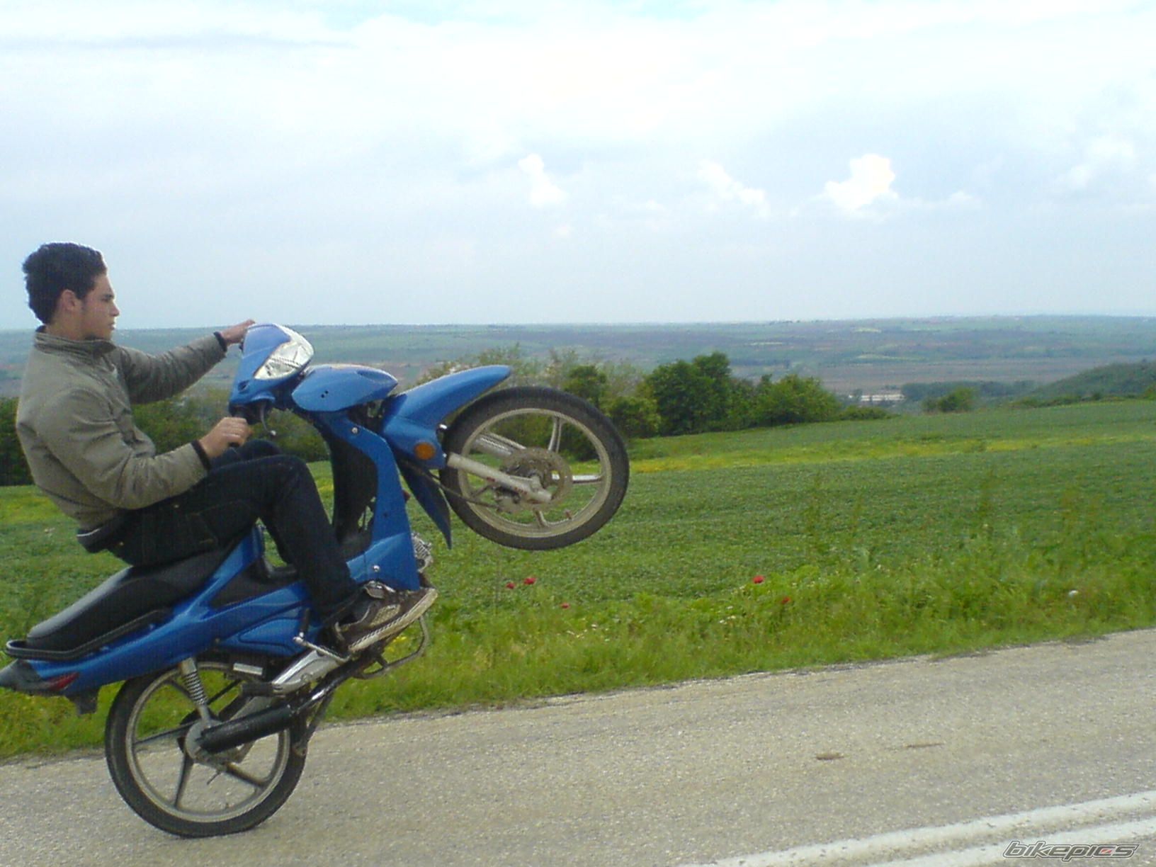 Photo 1472513