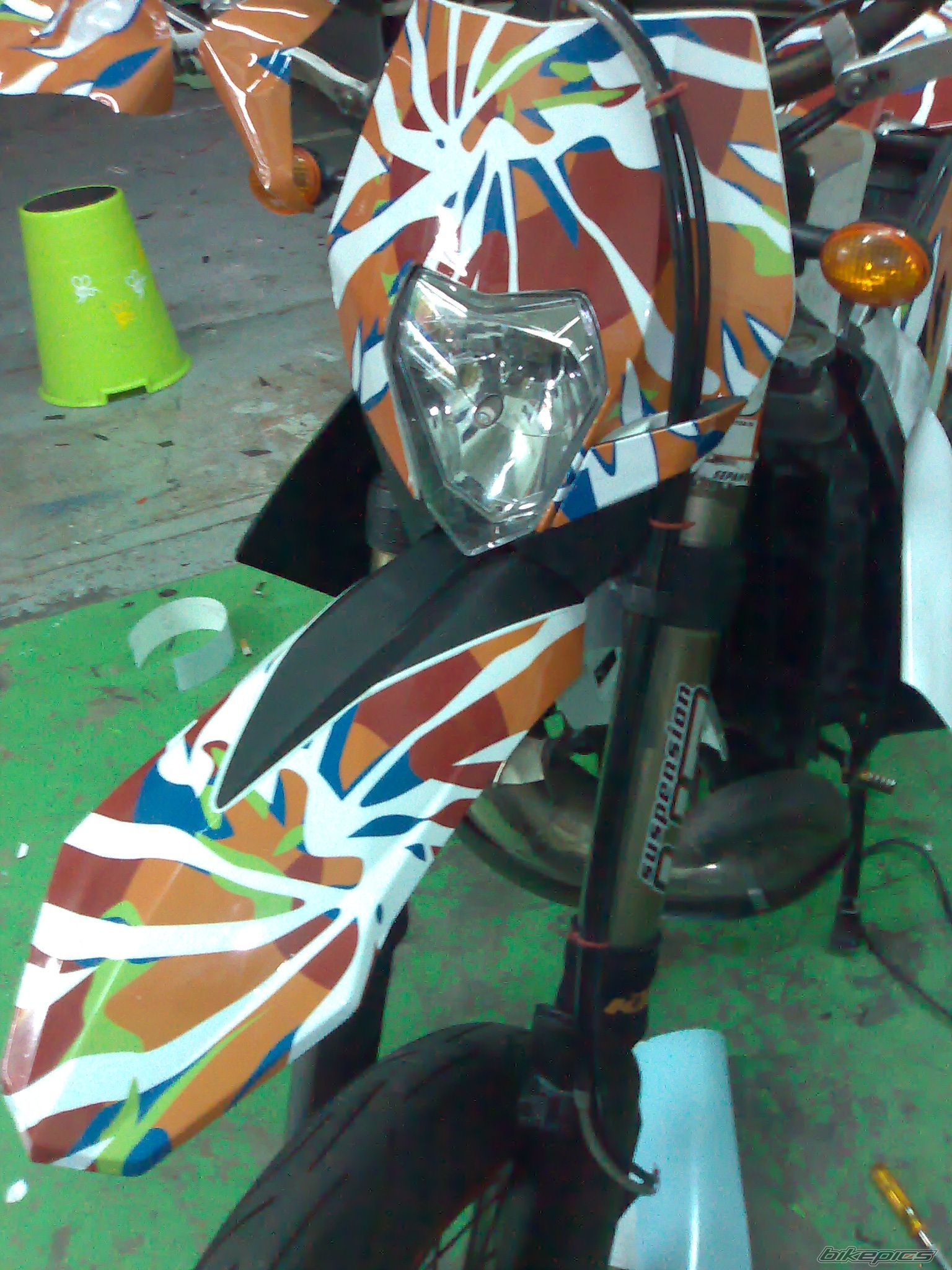 Photo 1472517