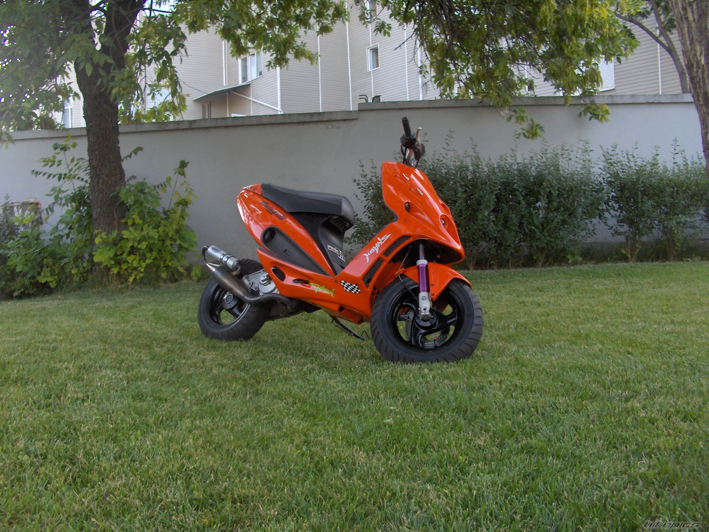 Photo 1472592
