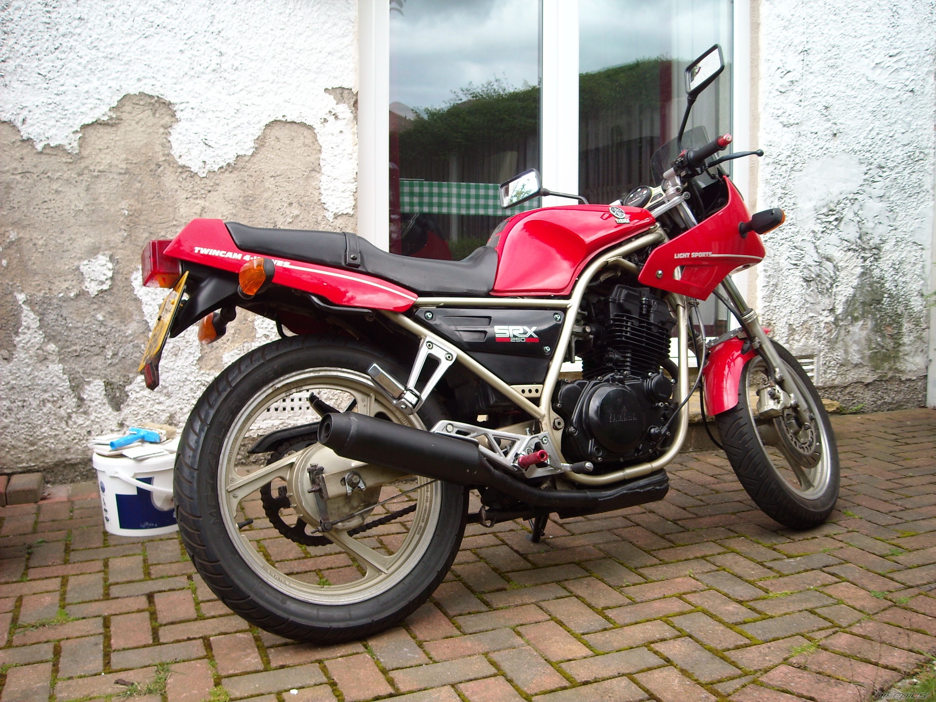 Photo 1472695