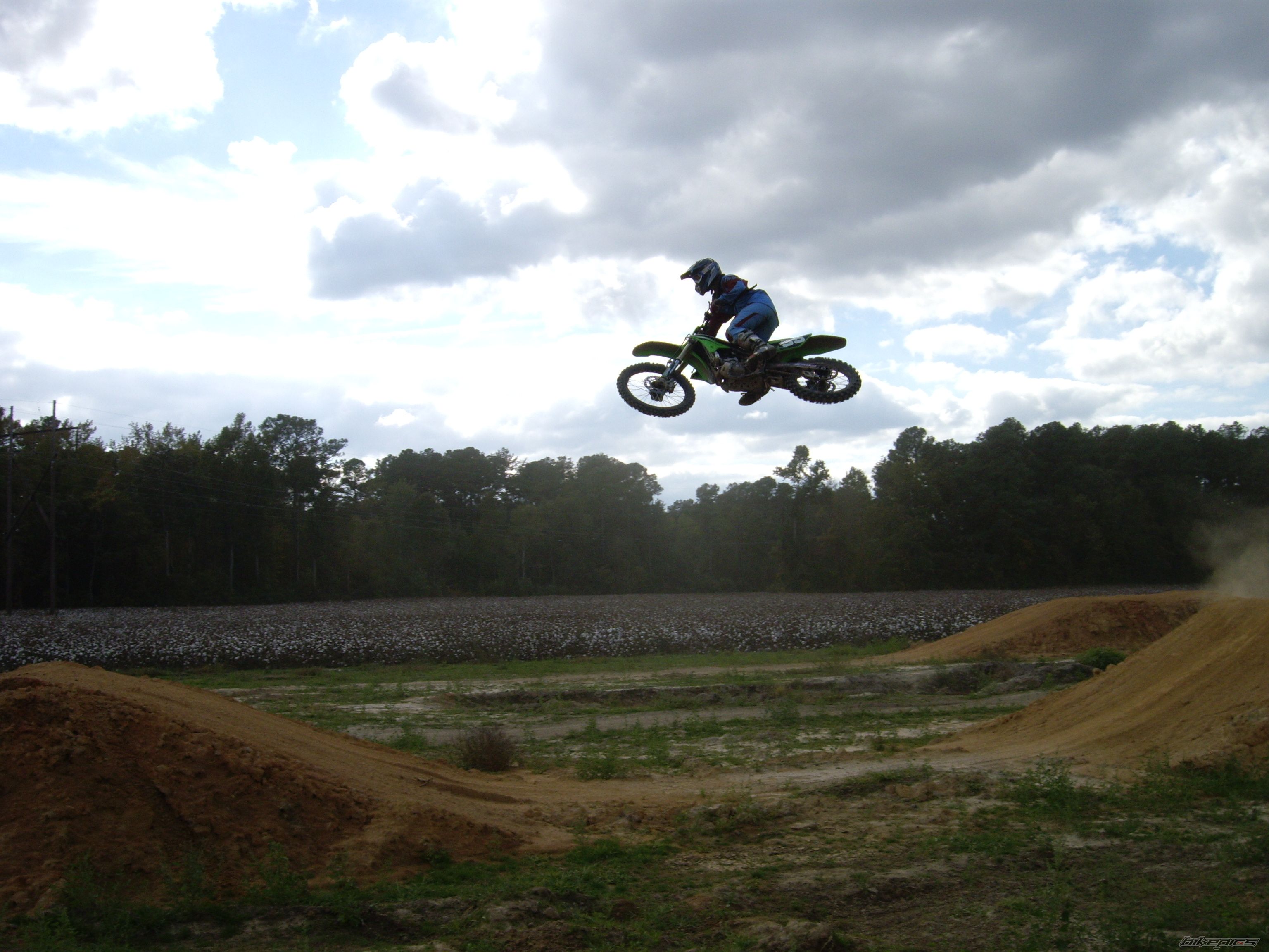 Photo 1472792