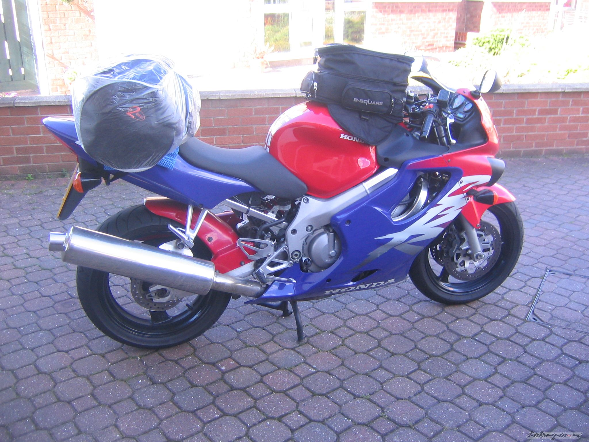Photo 1472829