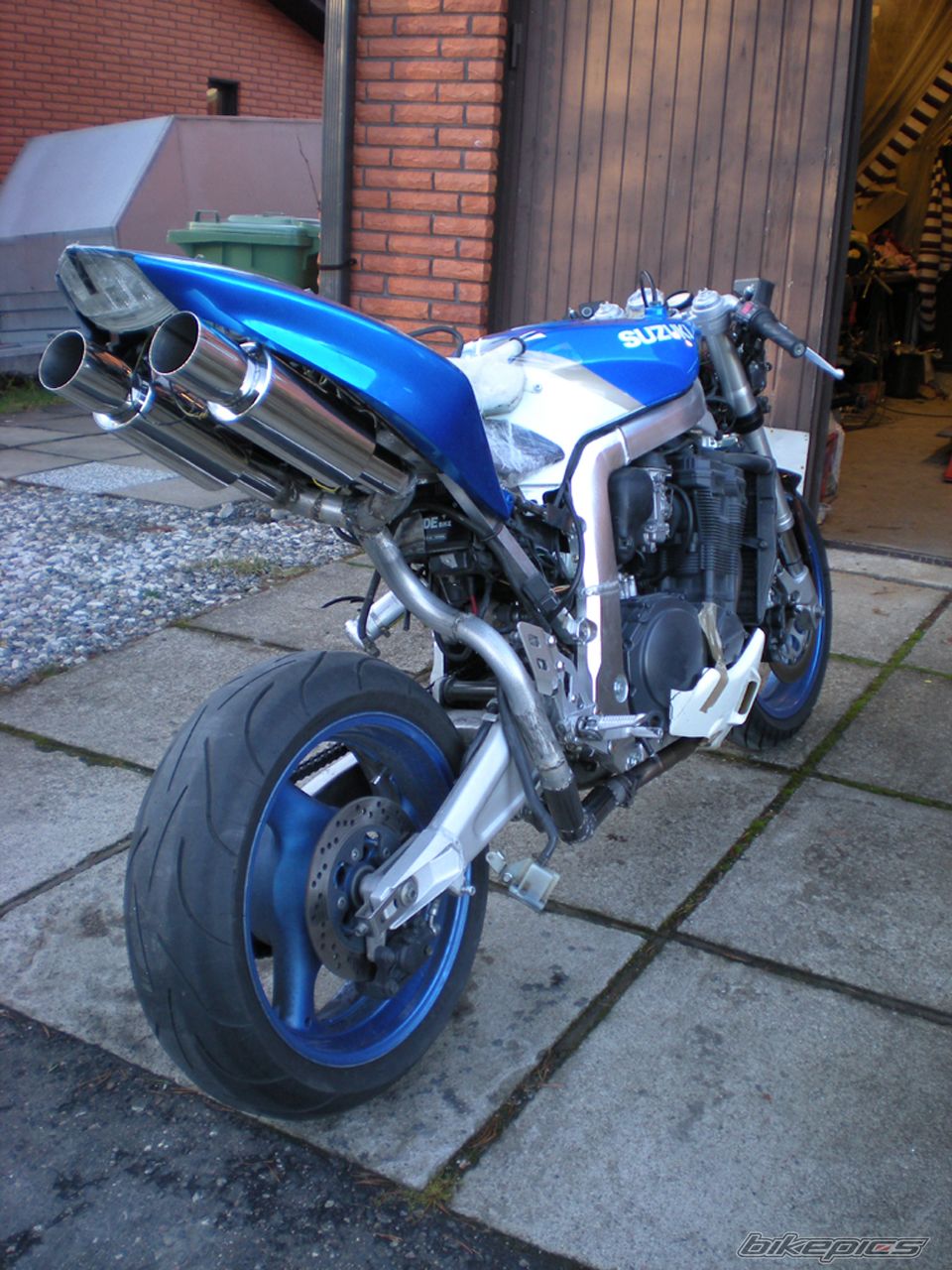Photo 1472864