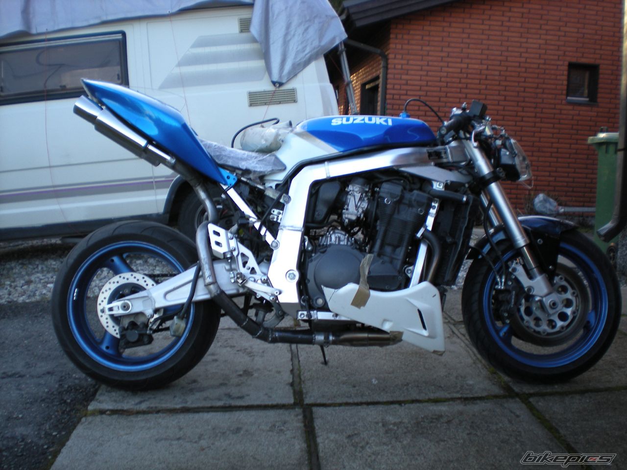 Photo 1472866
