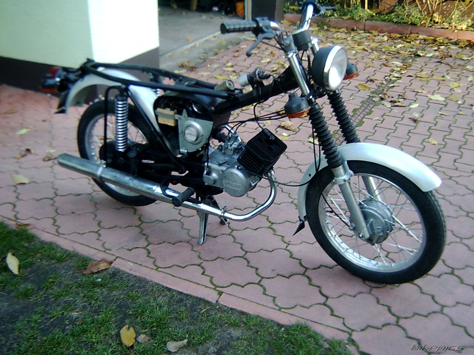 Photo 1472894
