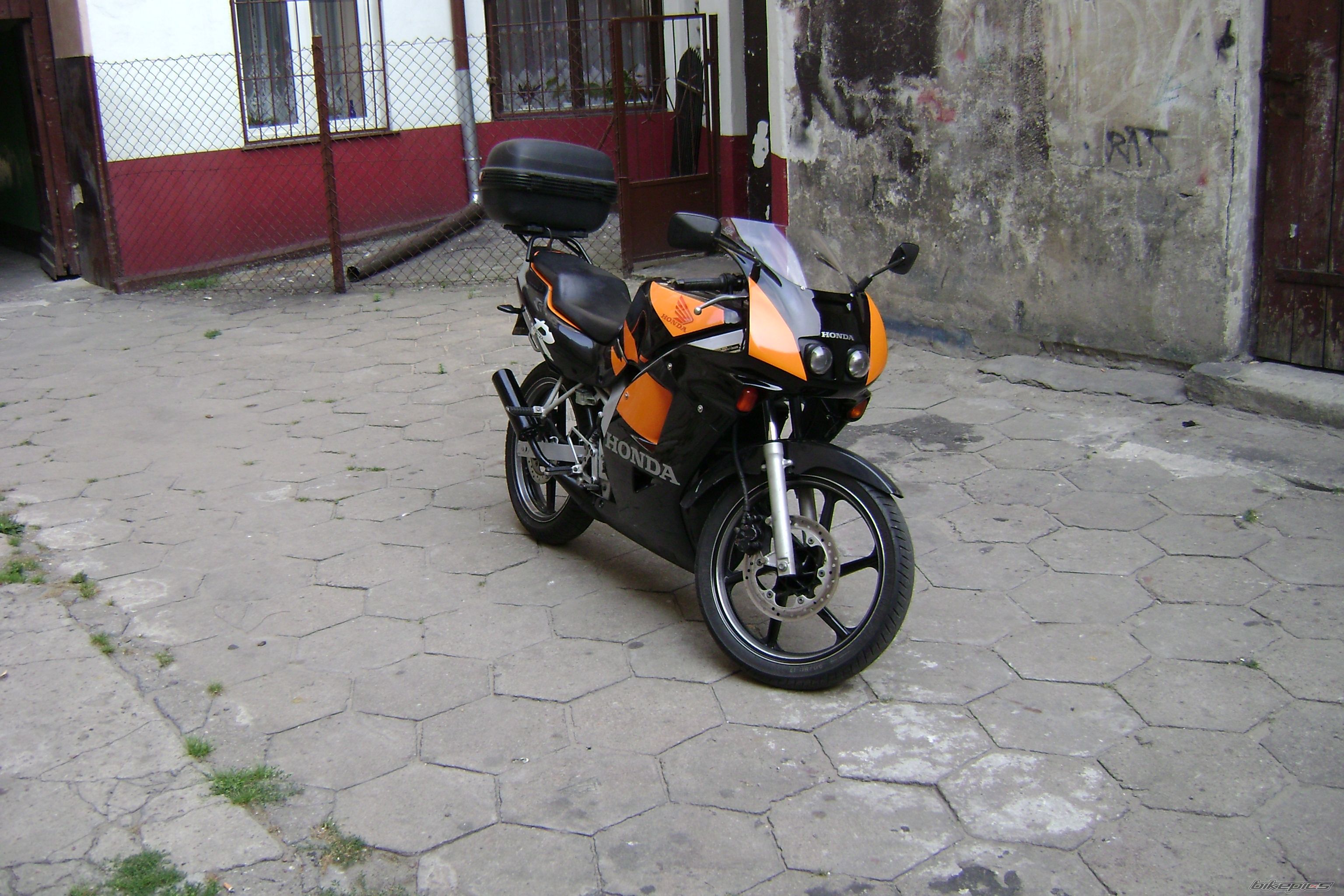 Photo 1474138