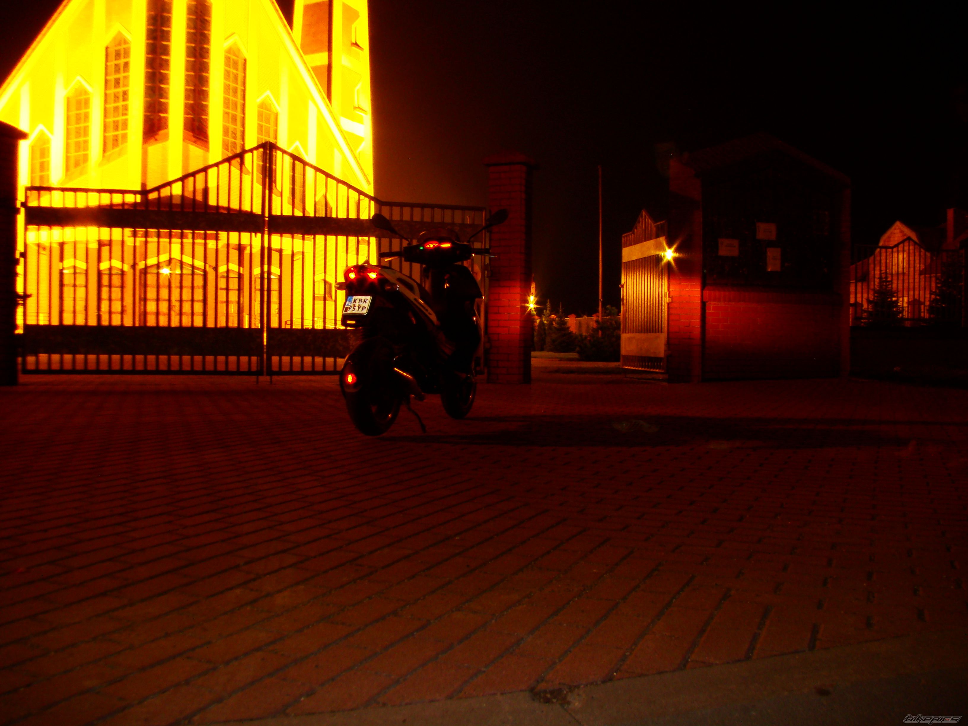 Photo 1475530