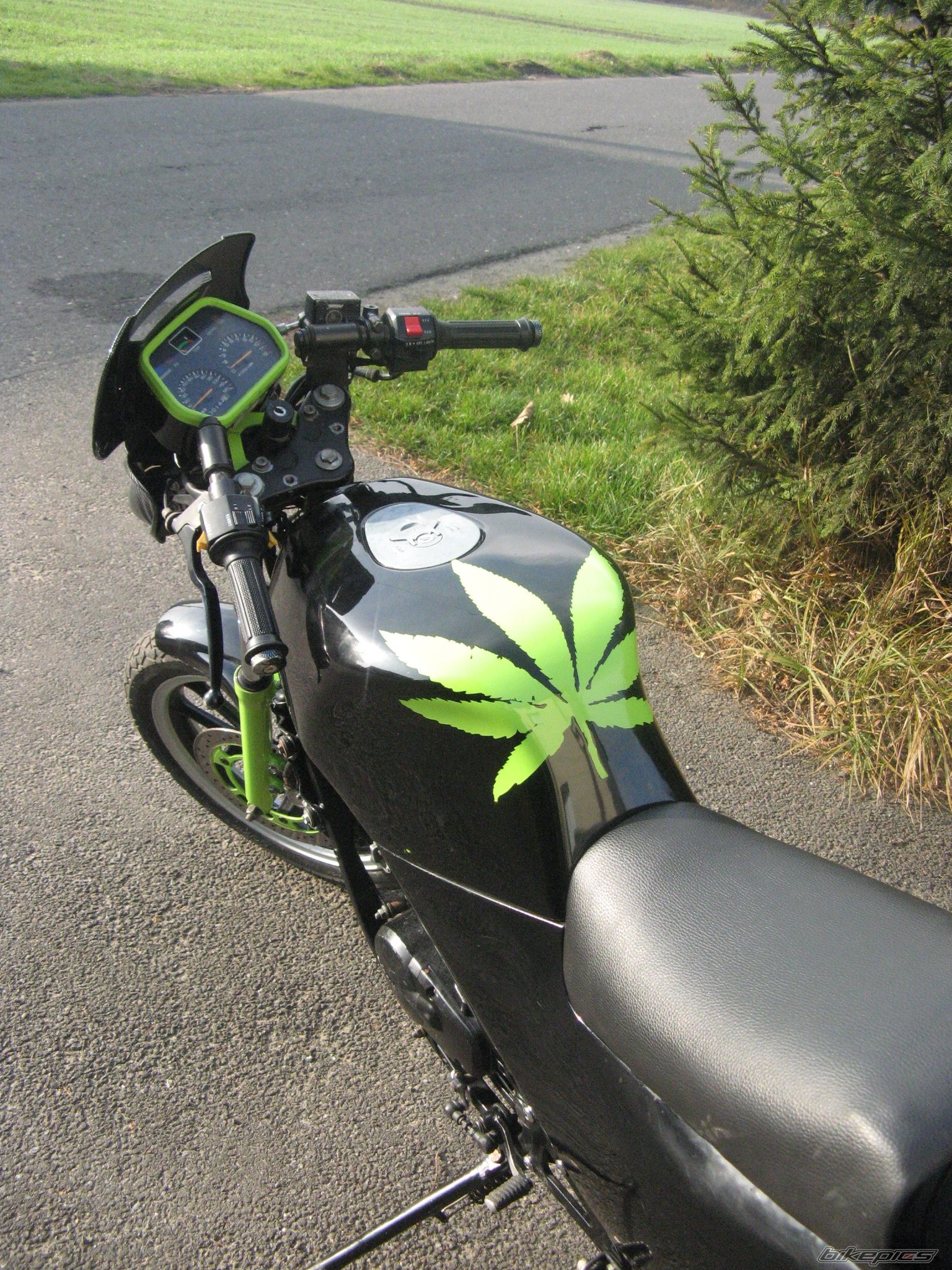 Photo 1475867