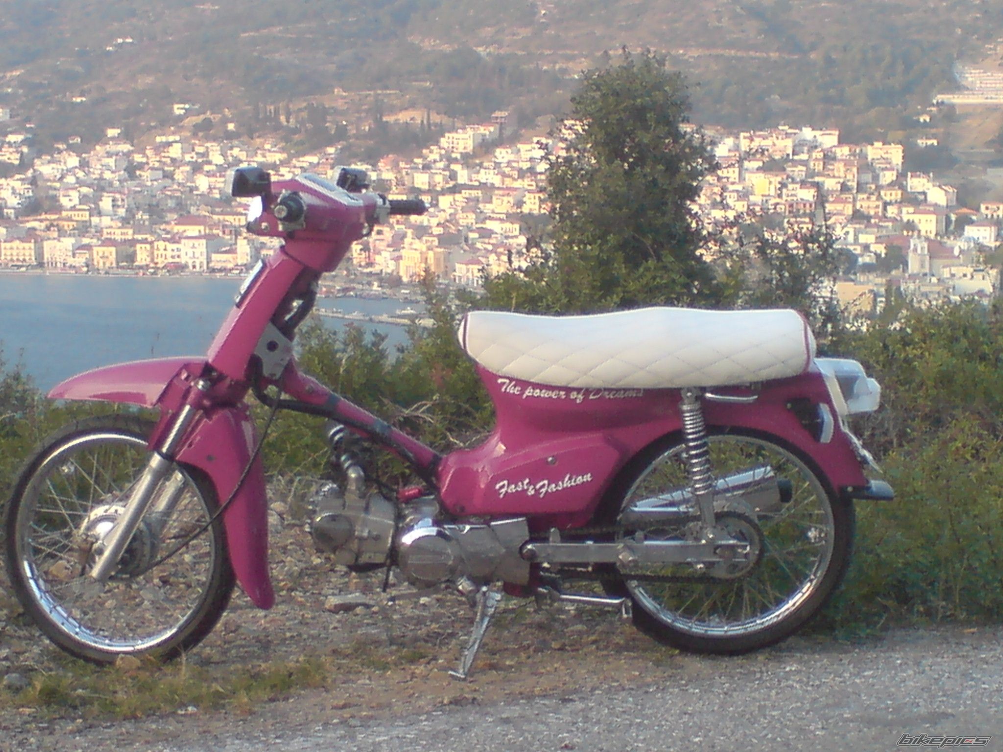 Photo 1476680