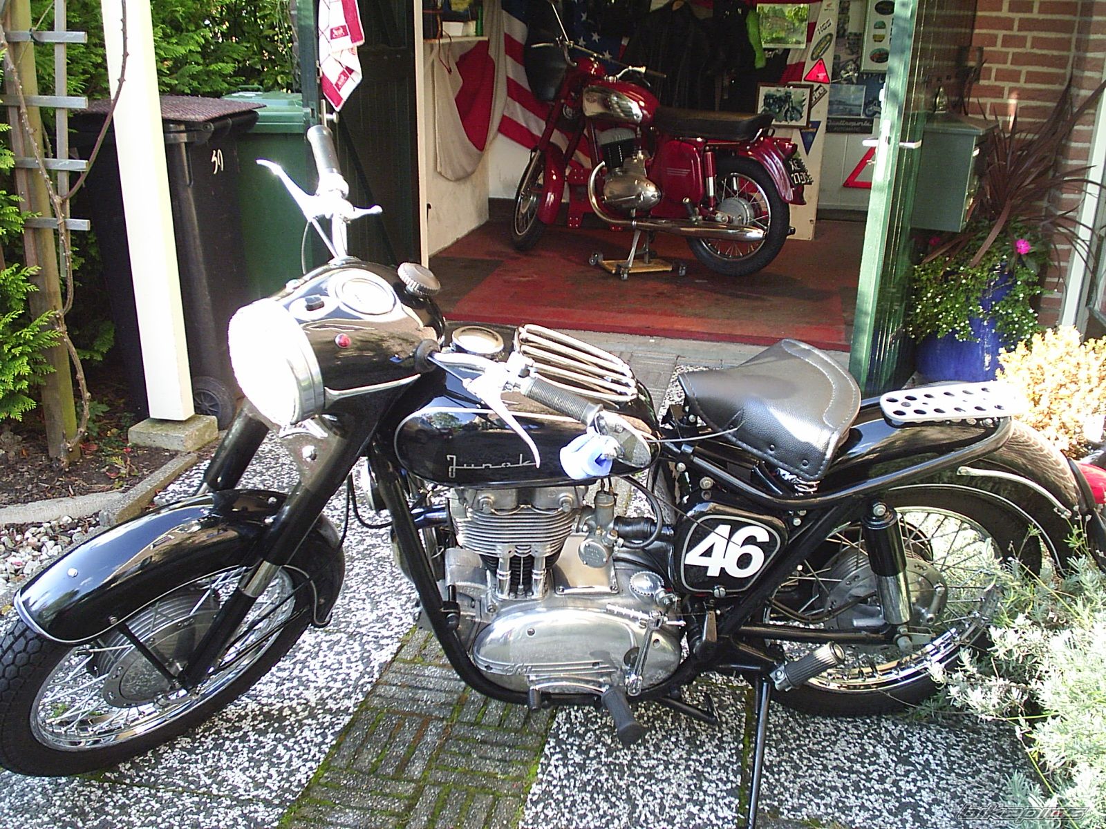 Photo 1476892