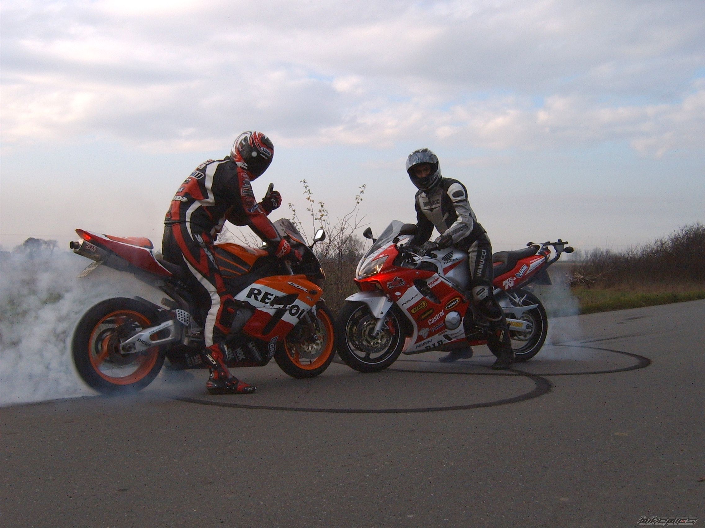 Photo 1476916