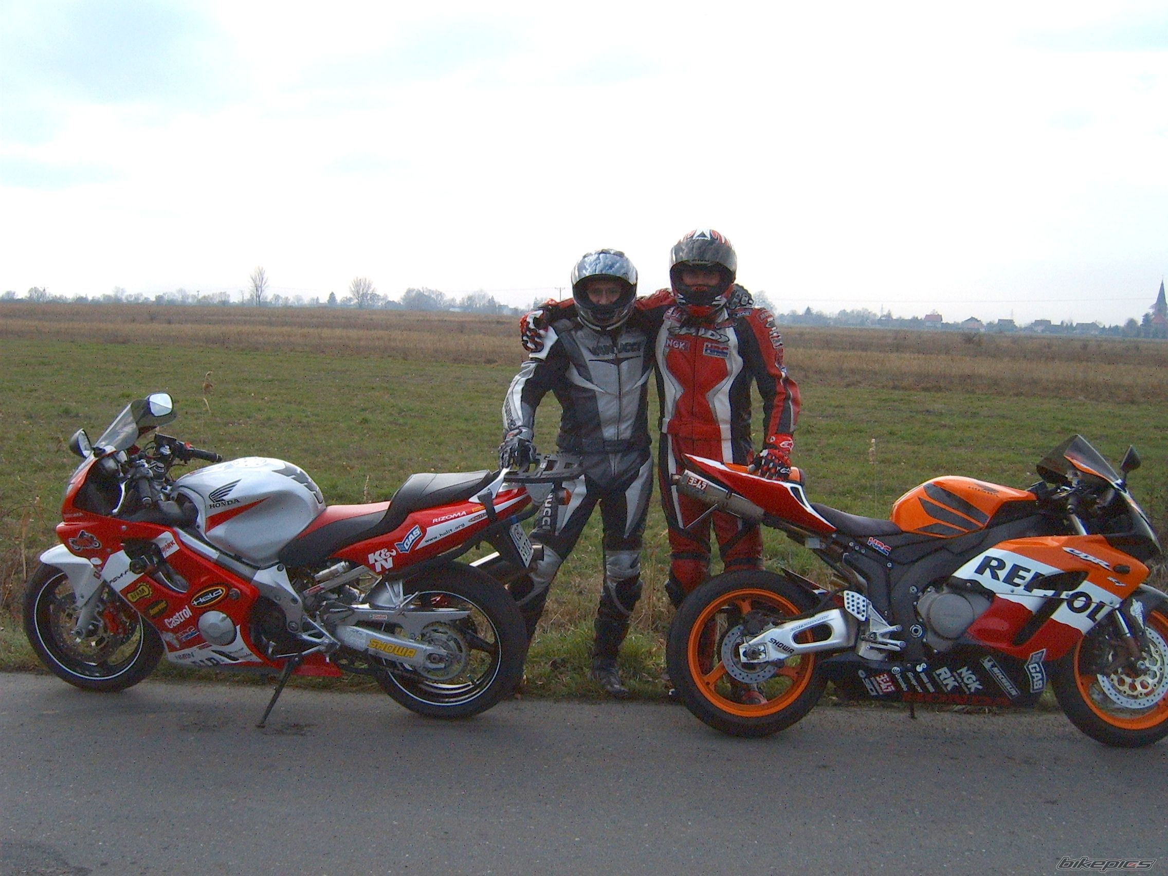 Photo 1476943