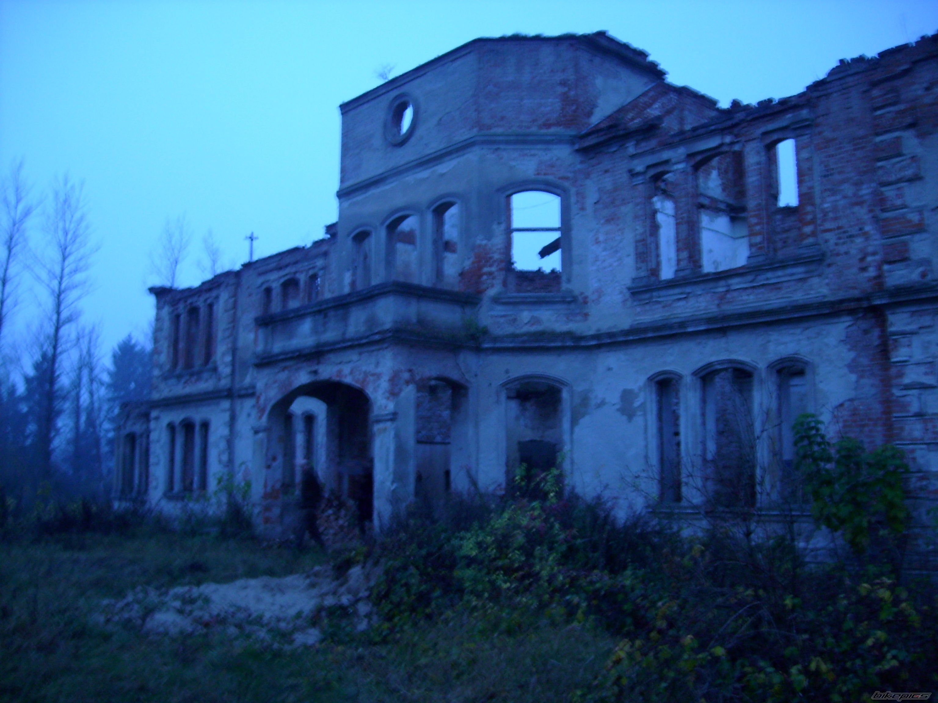 Photo 1477062