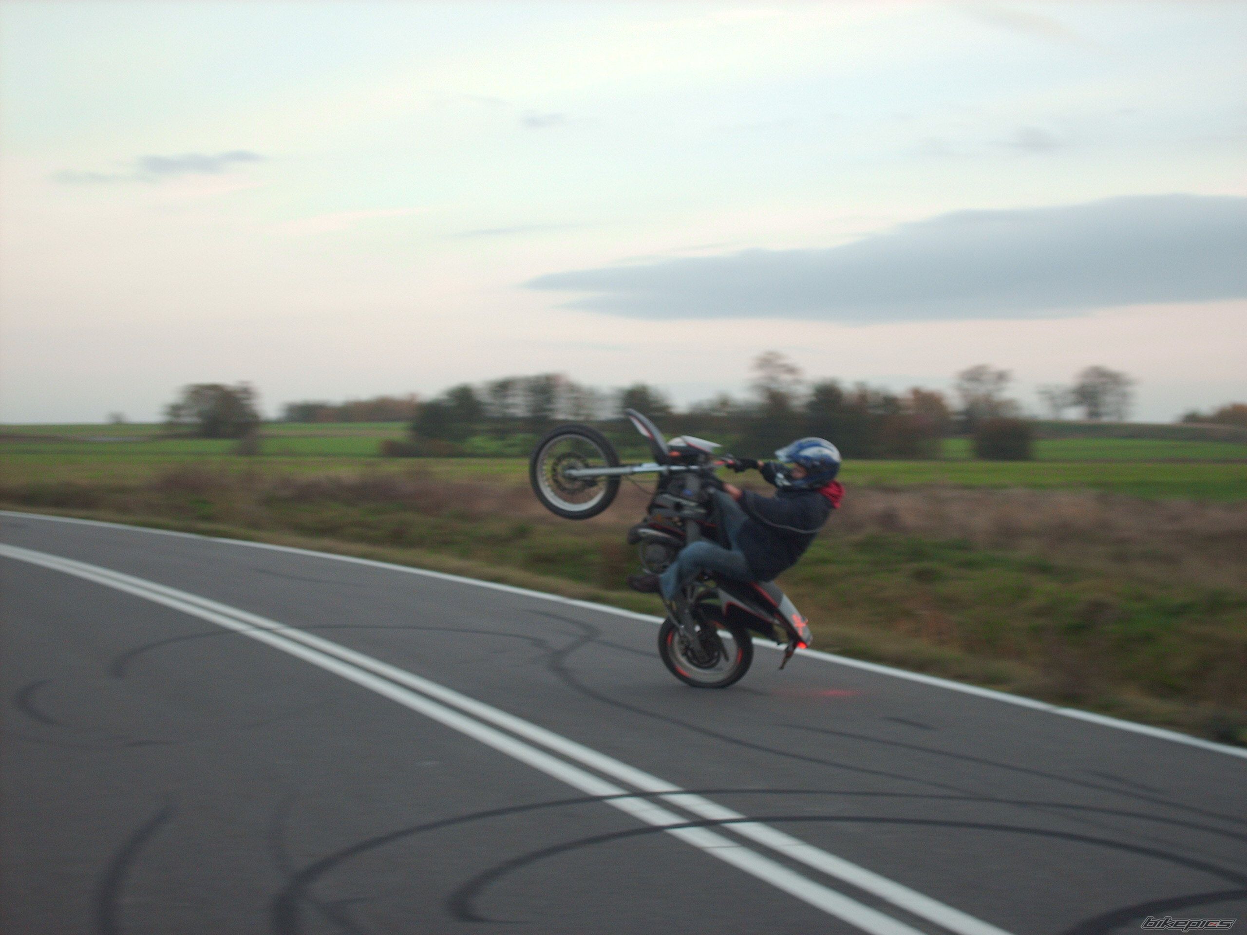 Photo 1477415