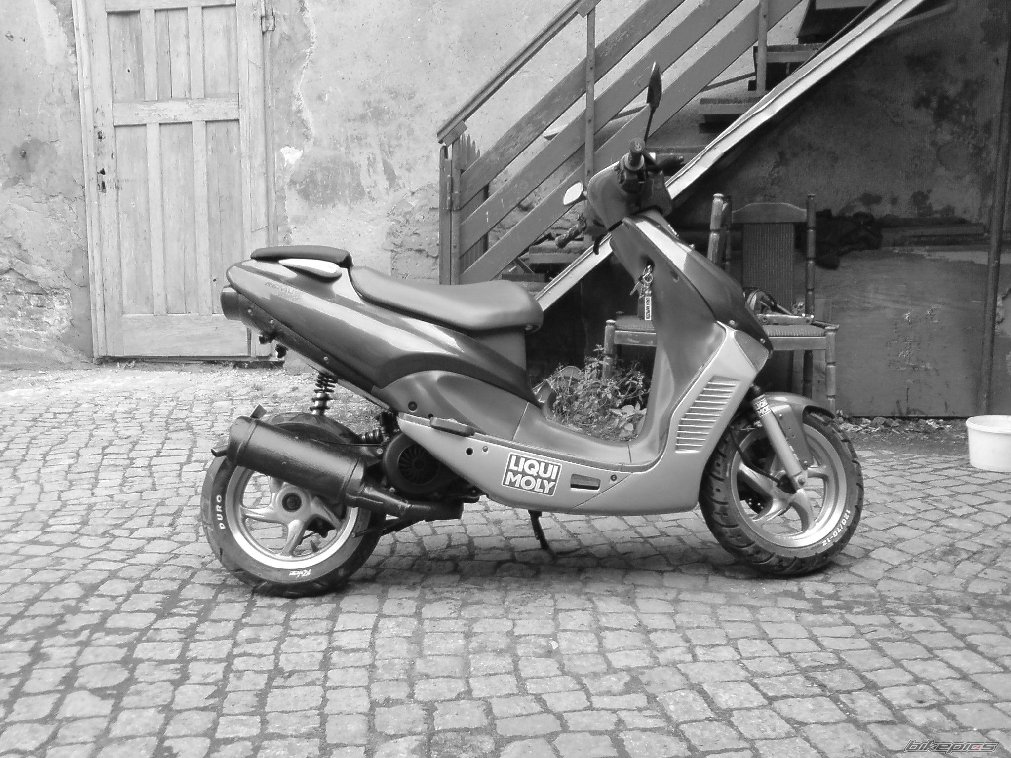 Photo 1477762