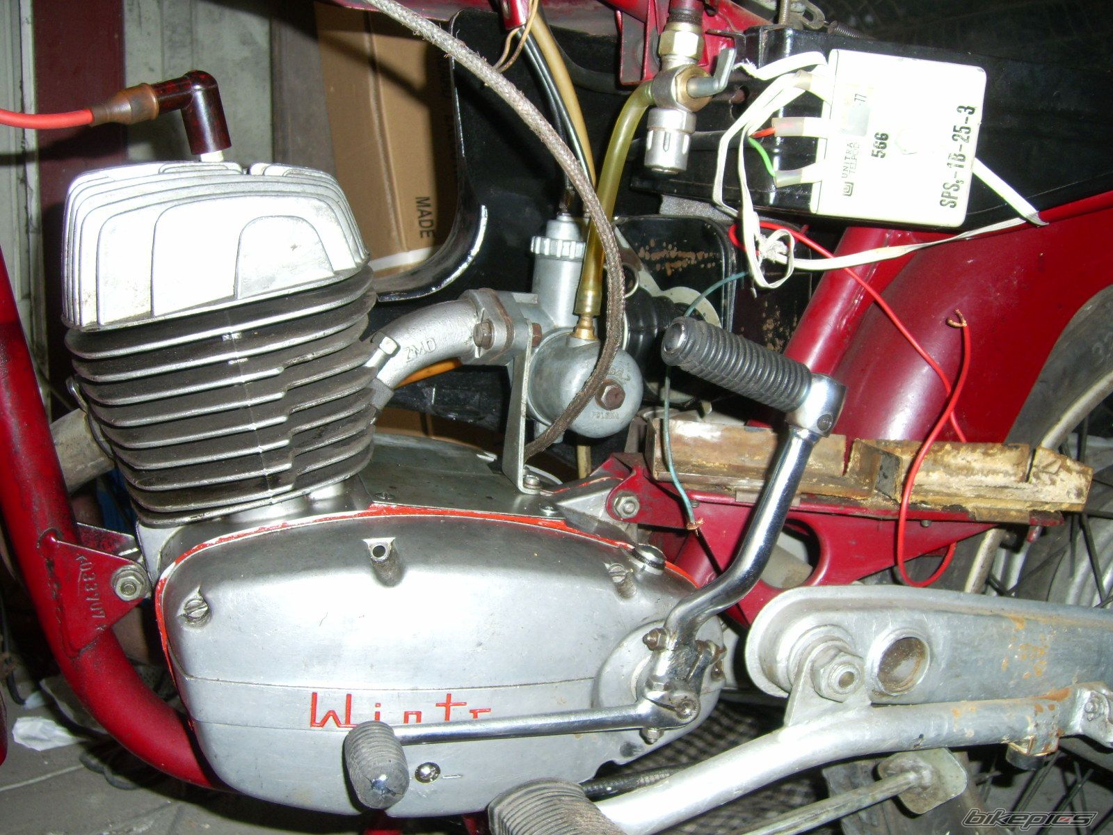 Photo 1477835