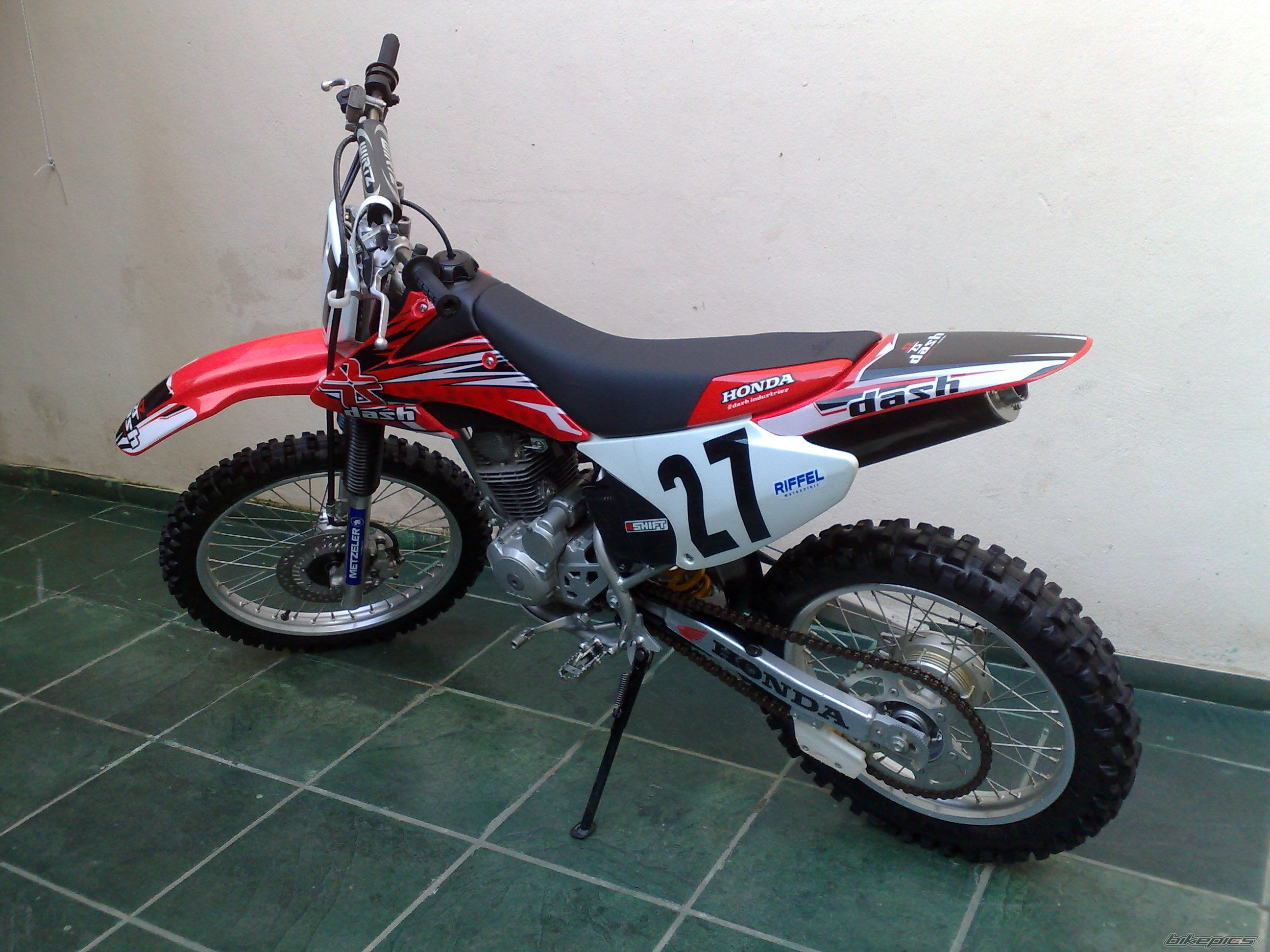 Photo 1483949