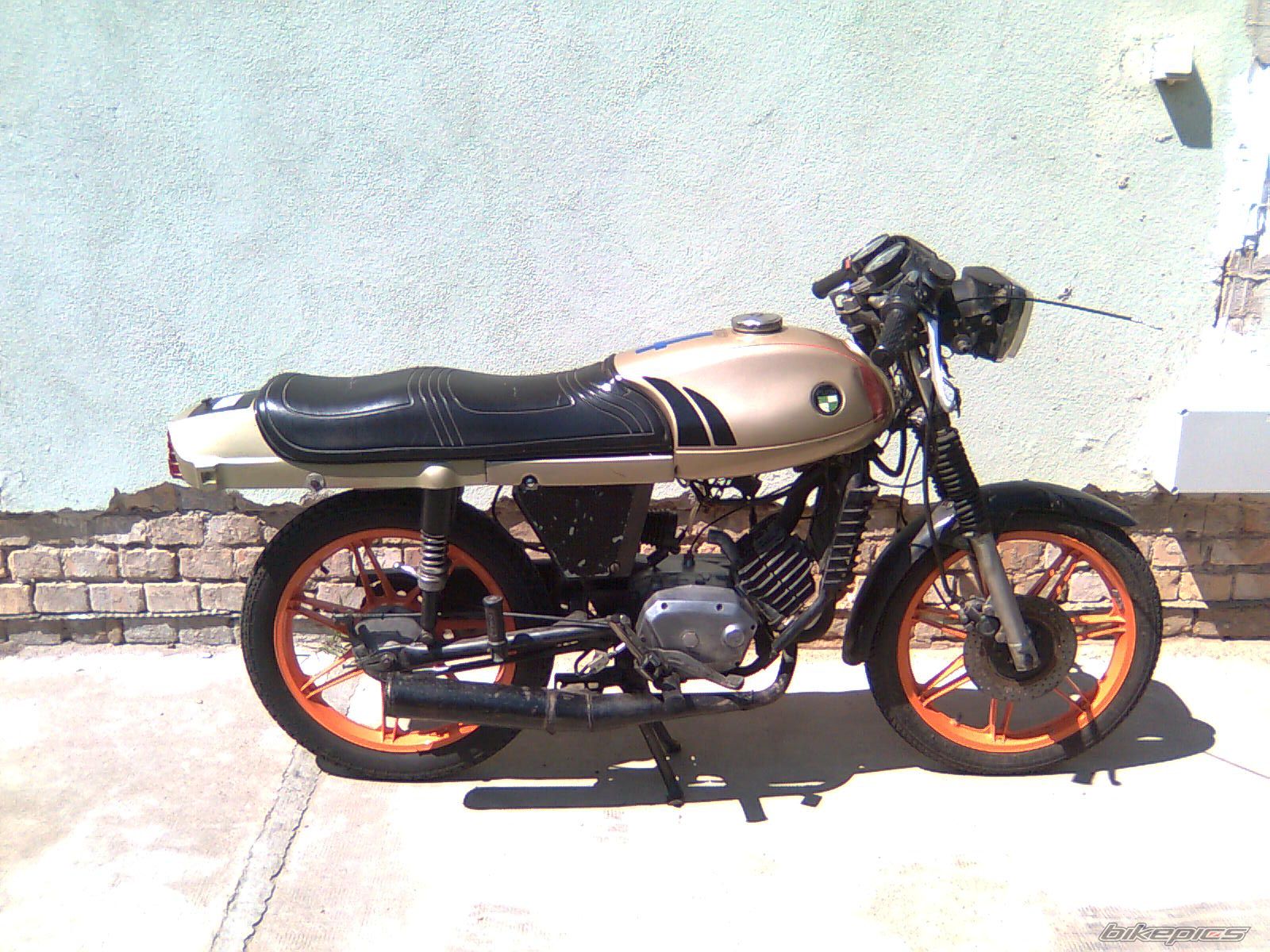 Photo 1483982