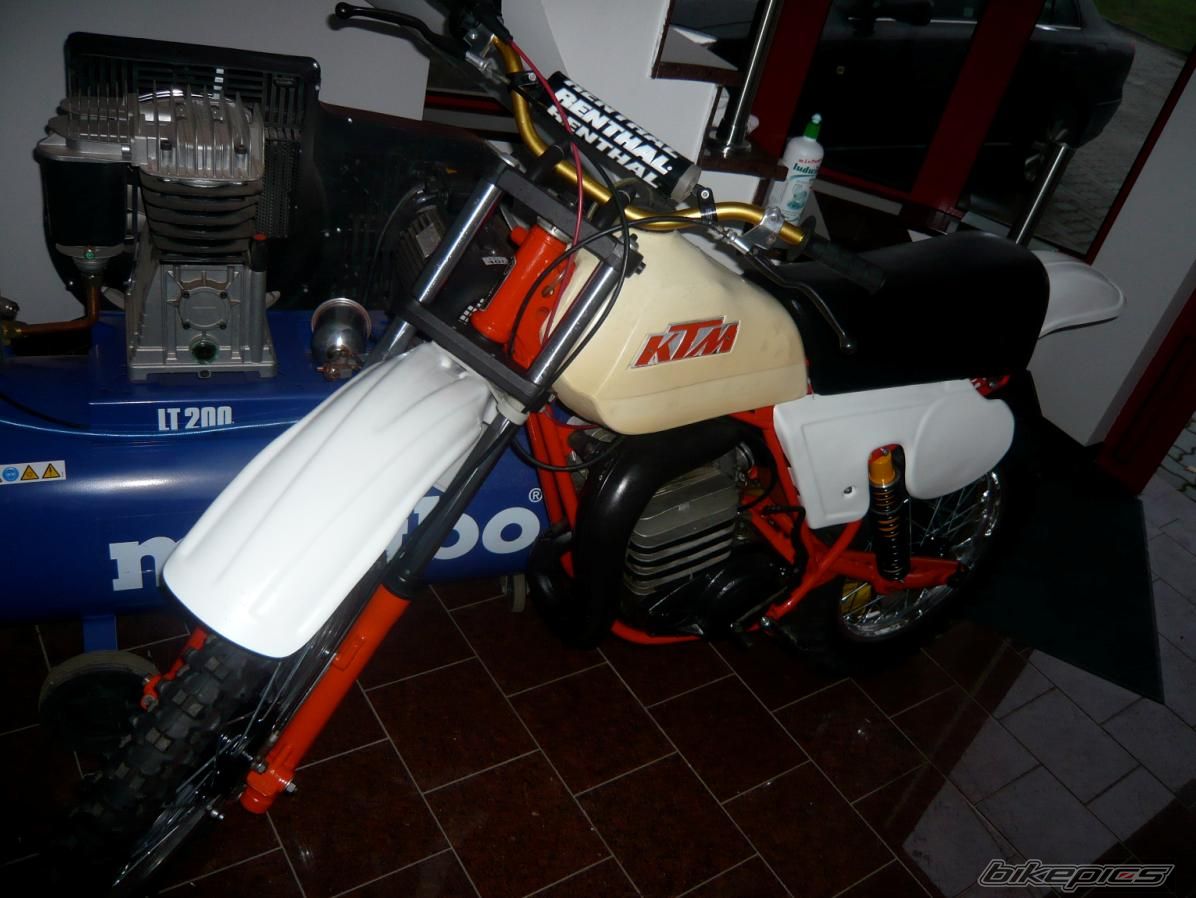 Photo 1484370