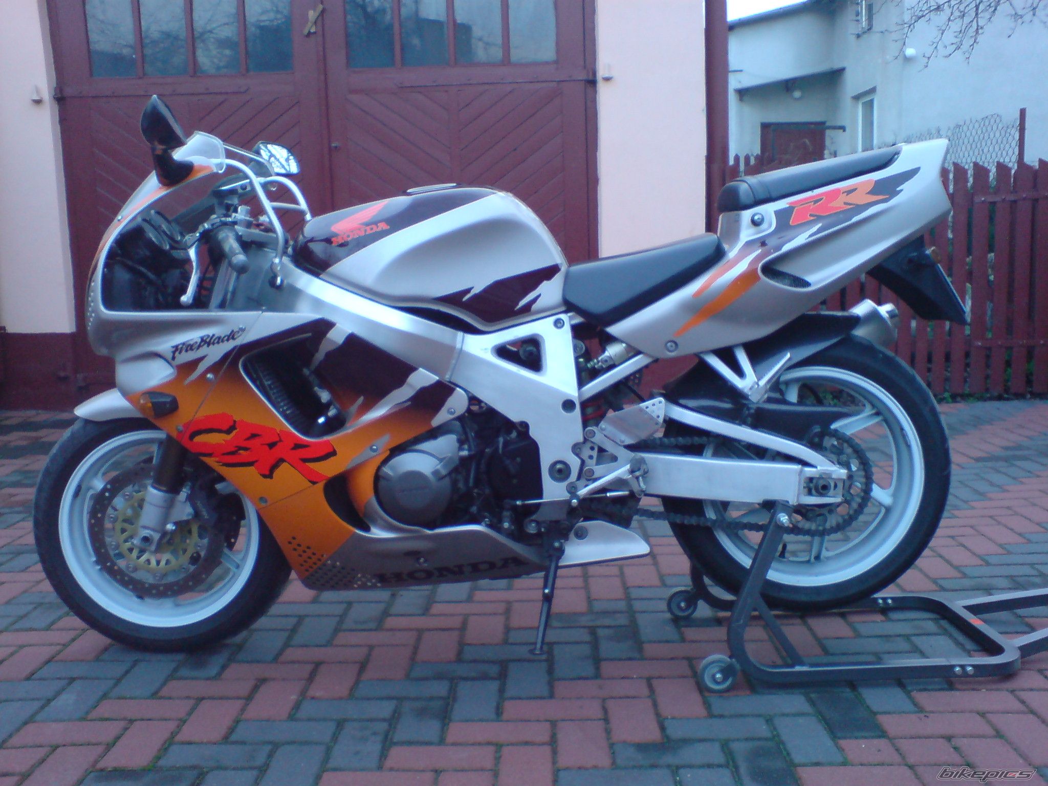 Photo 1484796