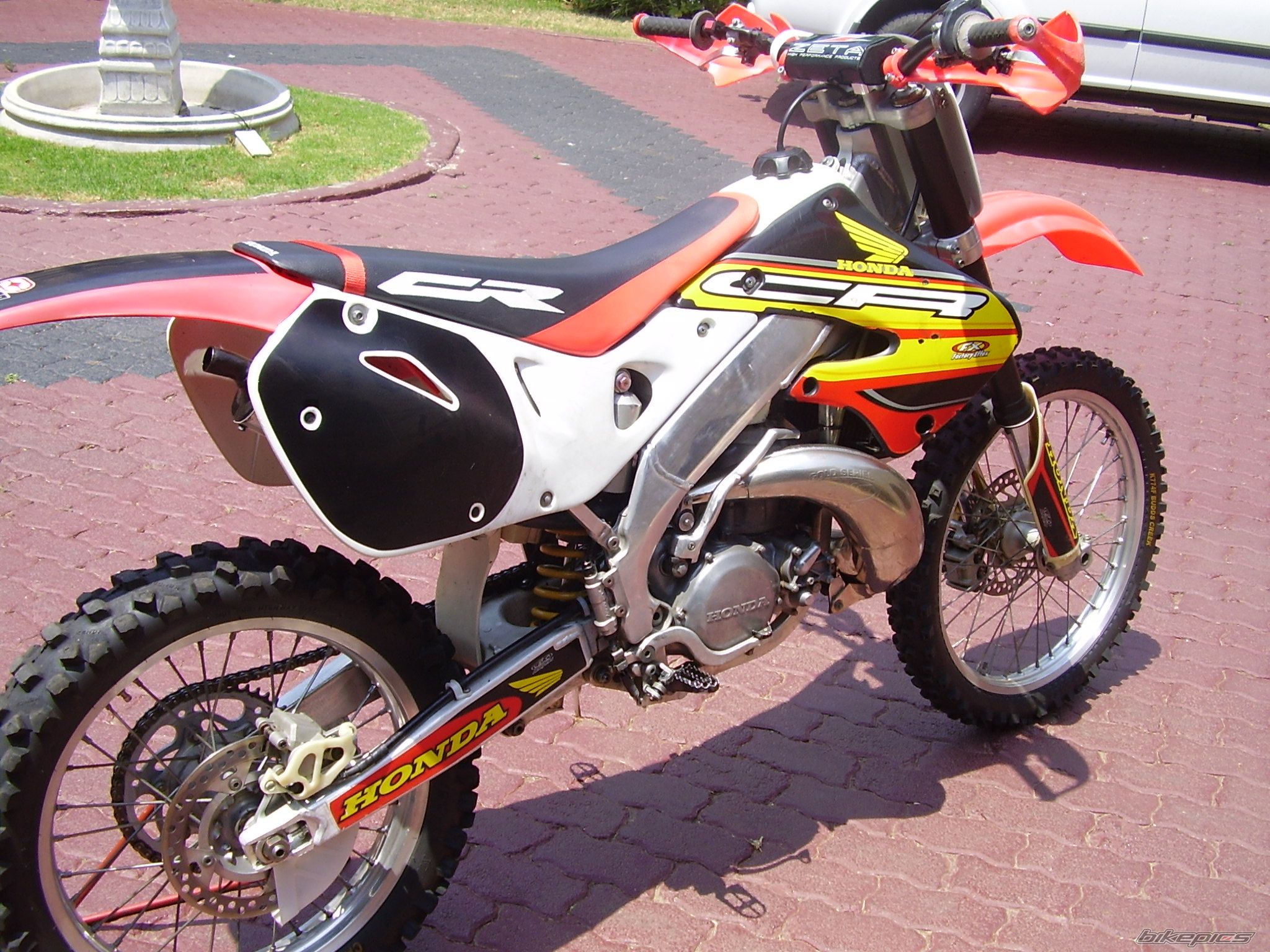 Photo 1485691