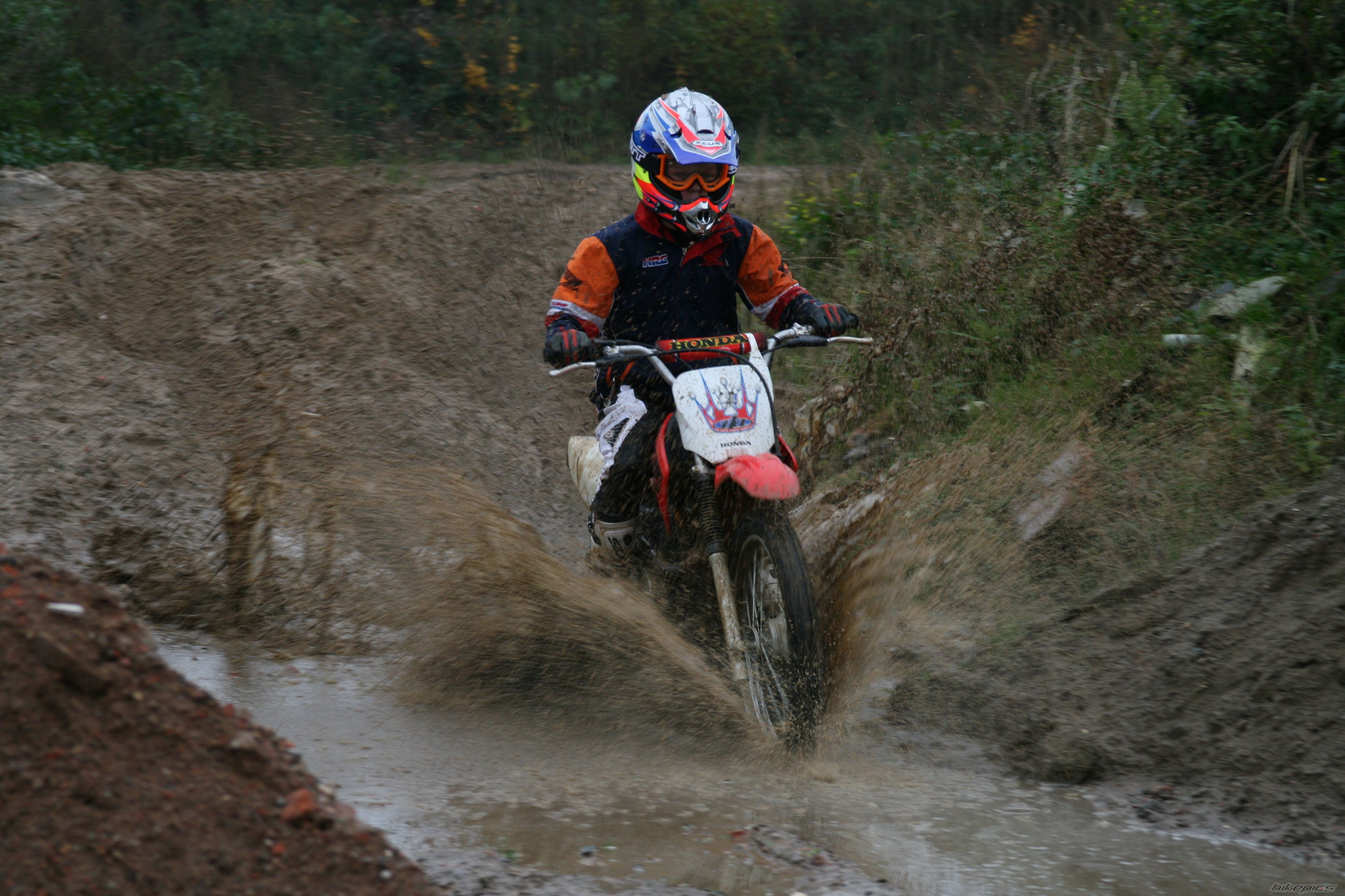 Photo 1489915