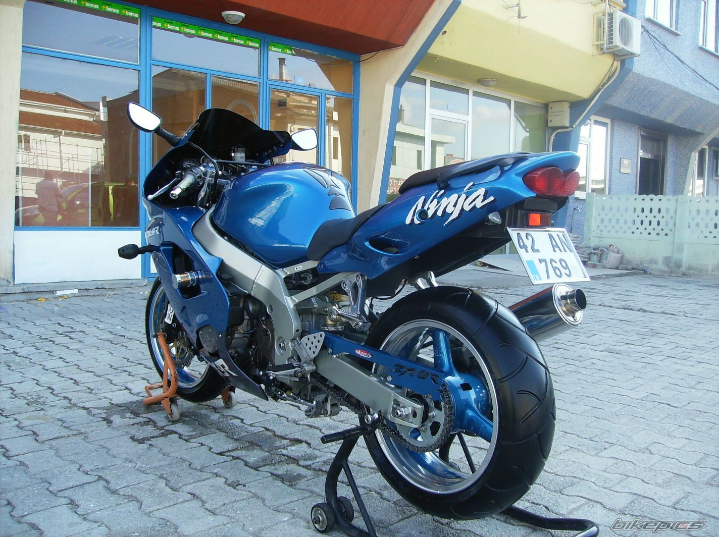 Photo 1489936