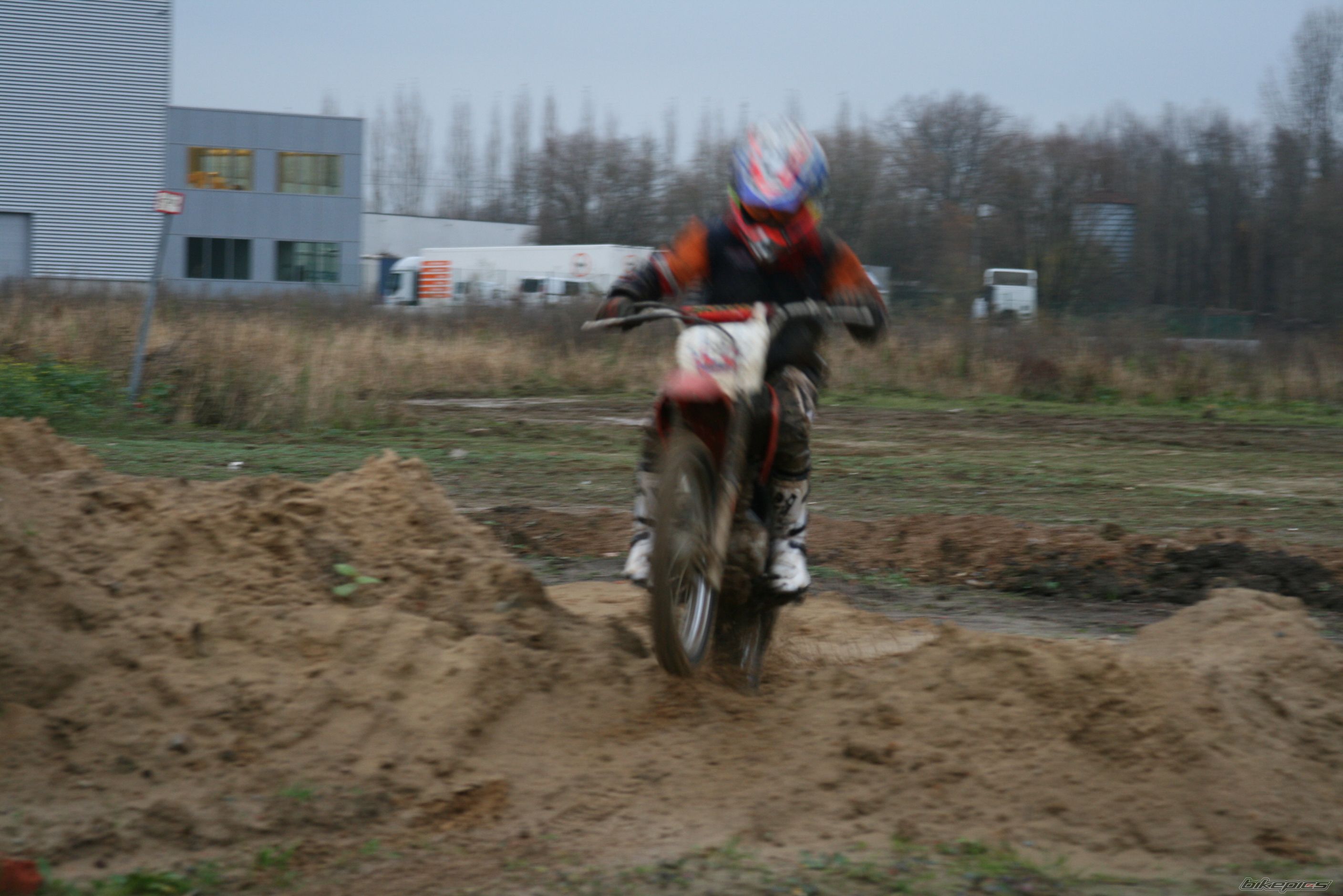 Photo 1489939