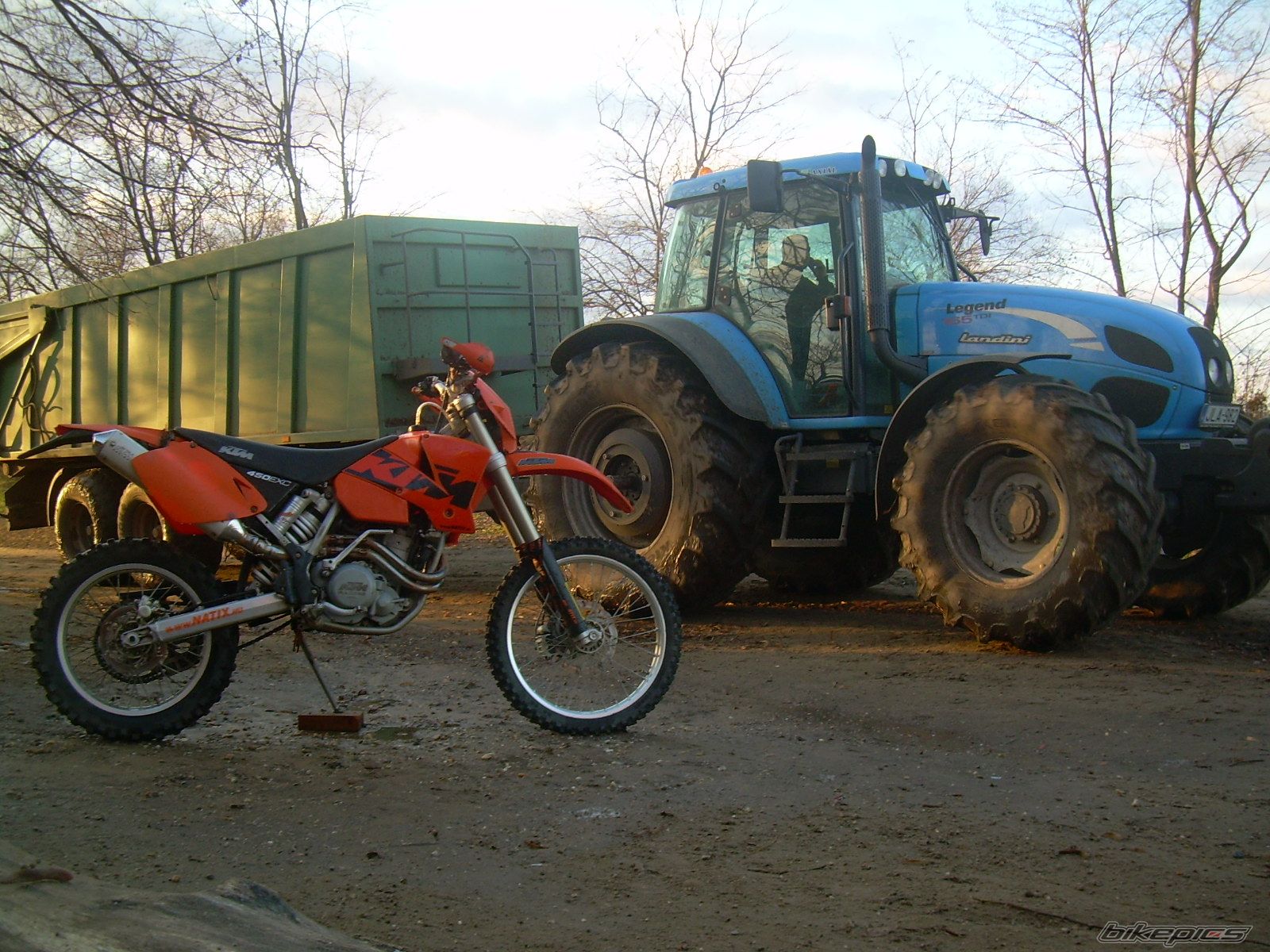 Photo 1491419