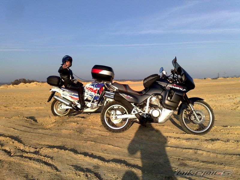 Photo 1493138