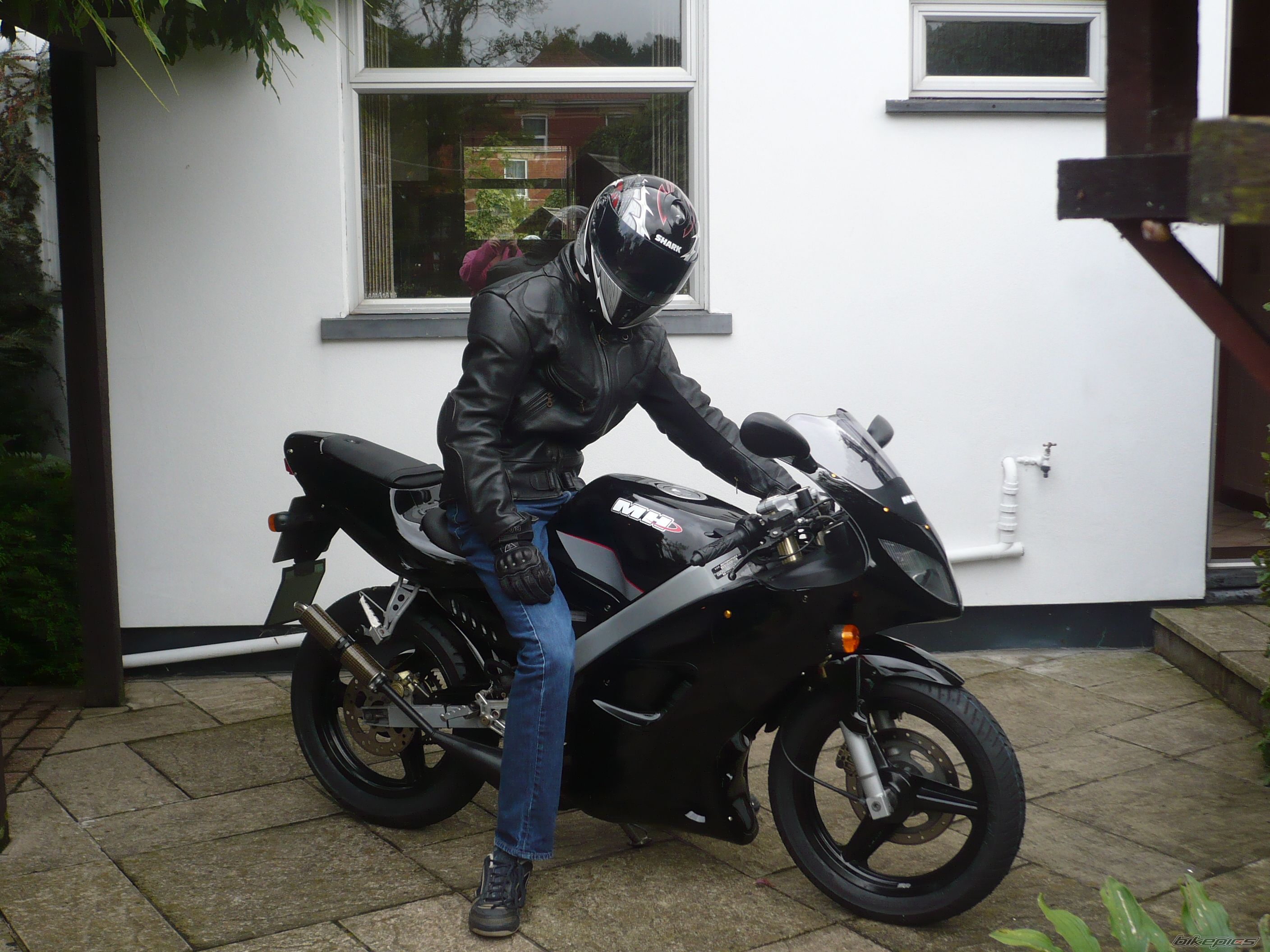 Photo 1493302