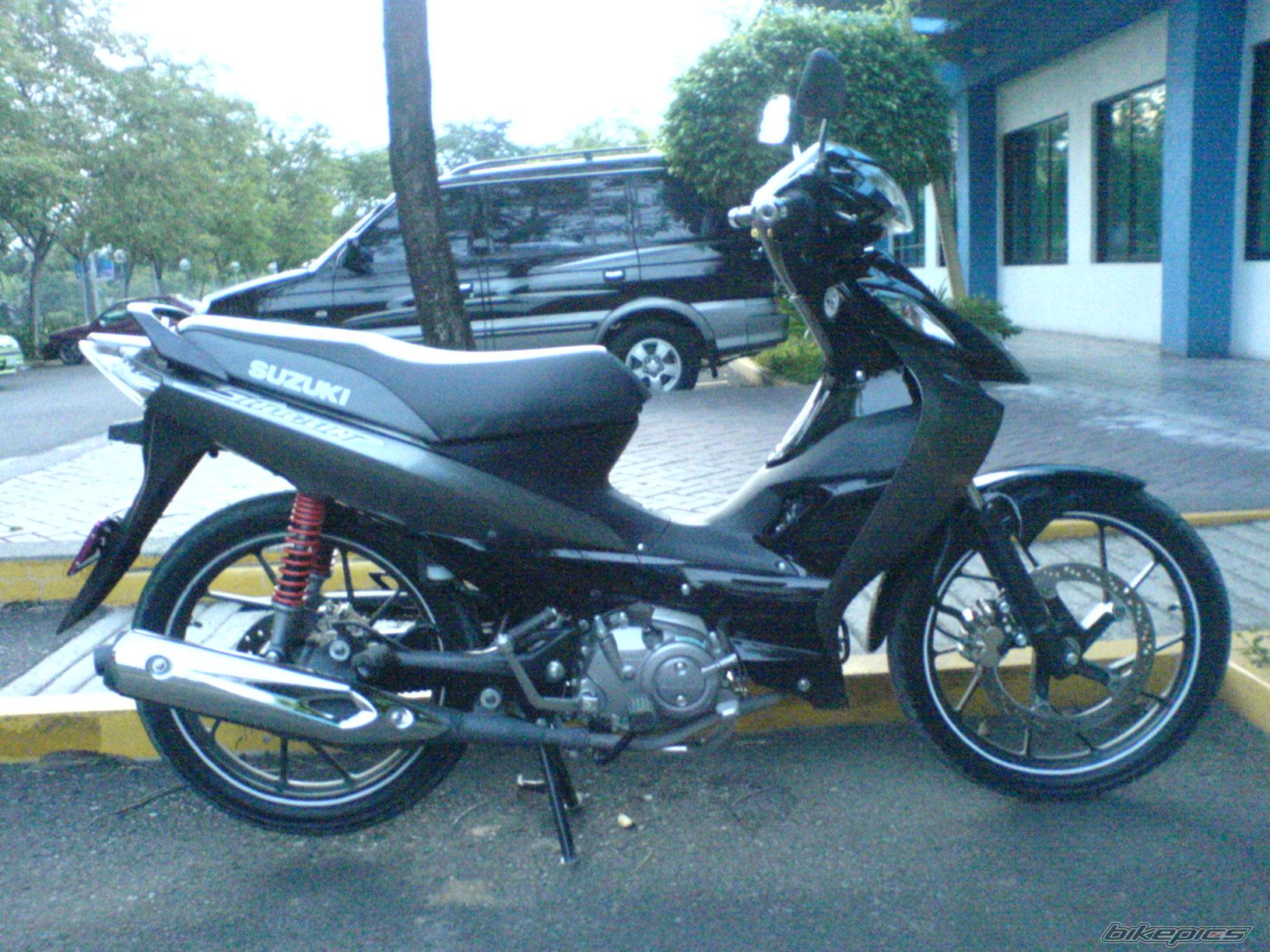 Photo 1493384