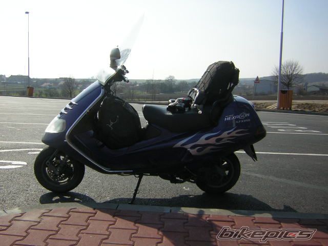 Photo 1493636