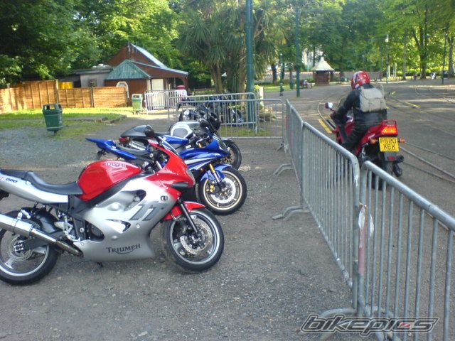 Photo 1493678
