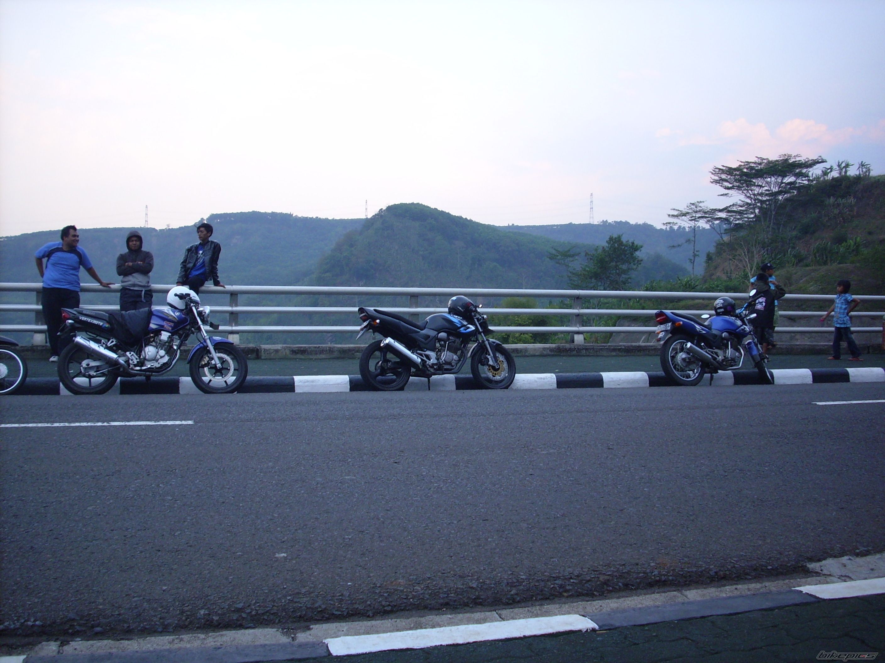 Photo 1493728
