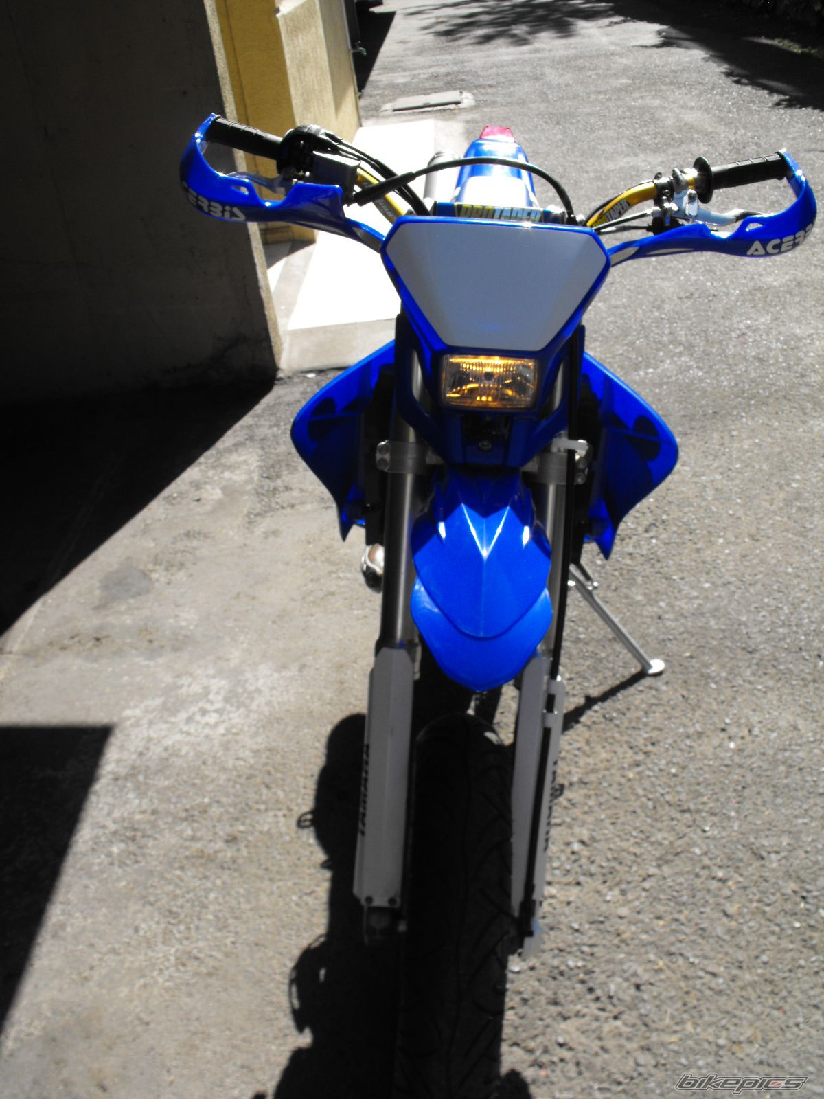 Photo 1494217
