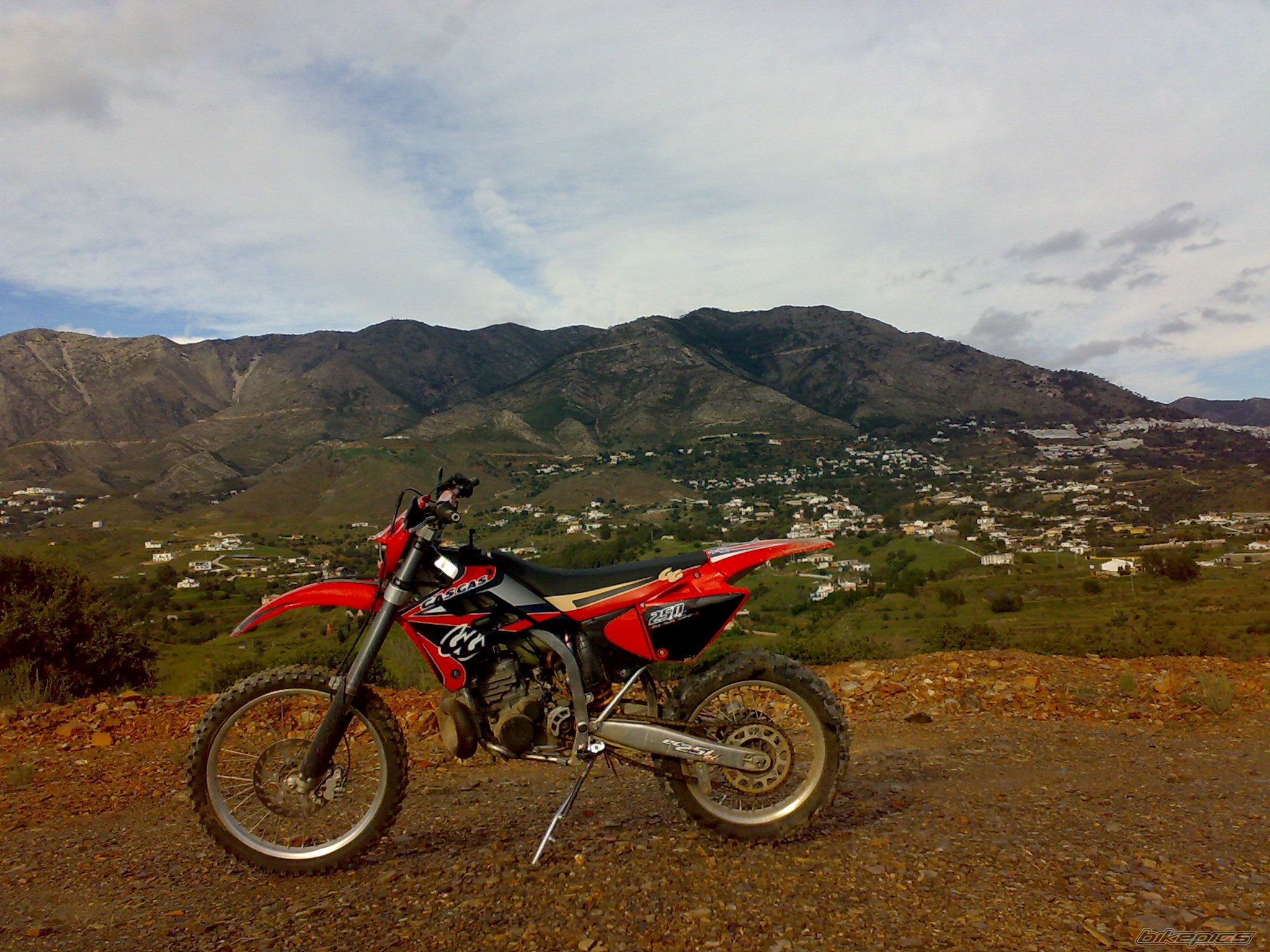 Photo 1494975