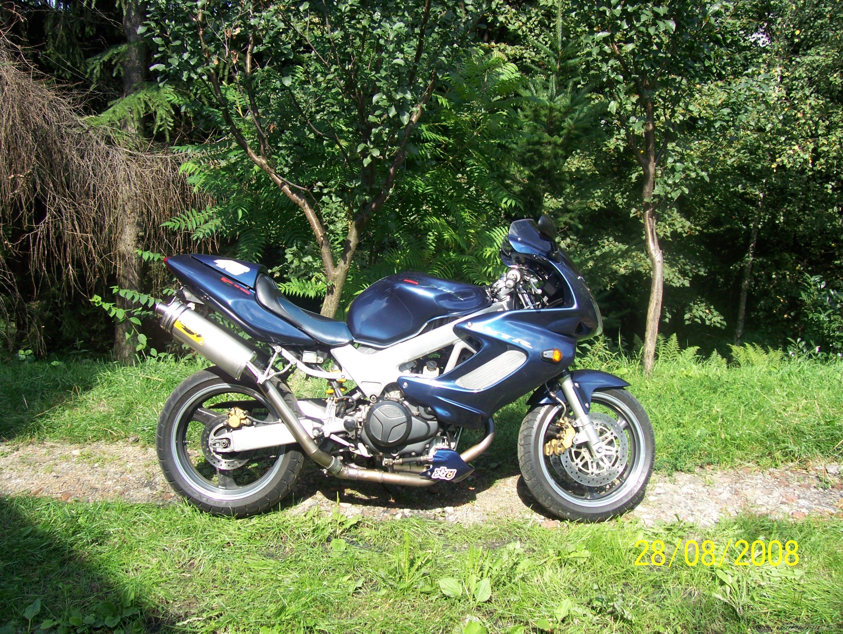 Photo 1495852